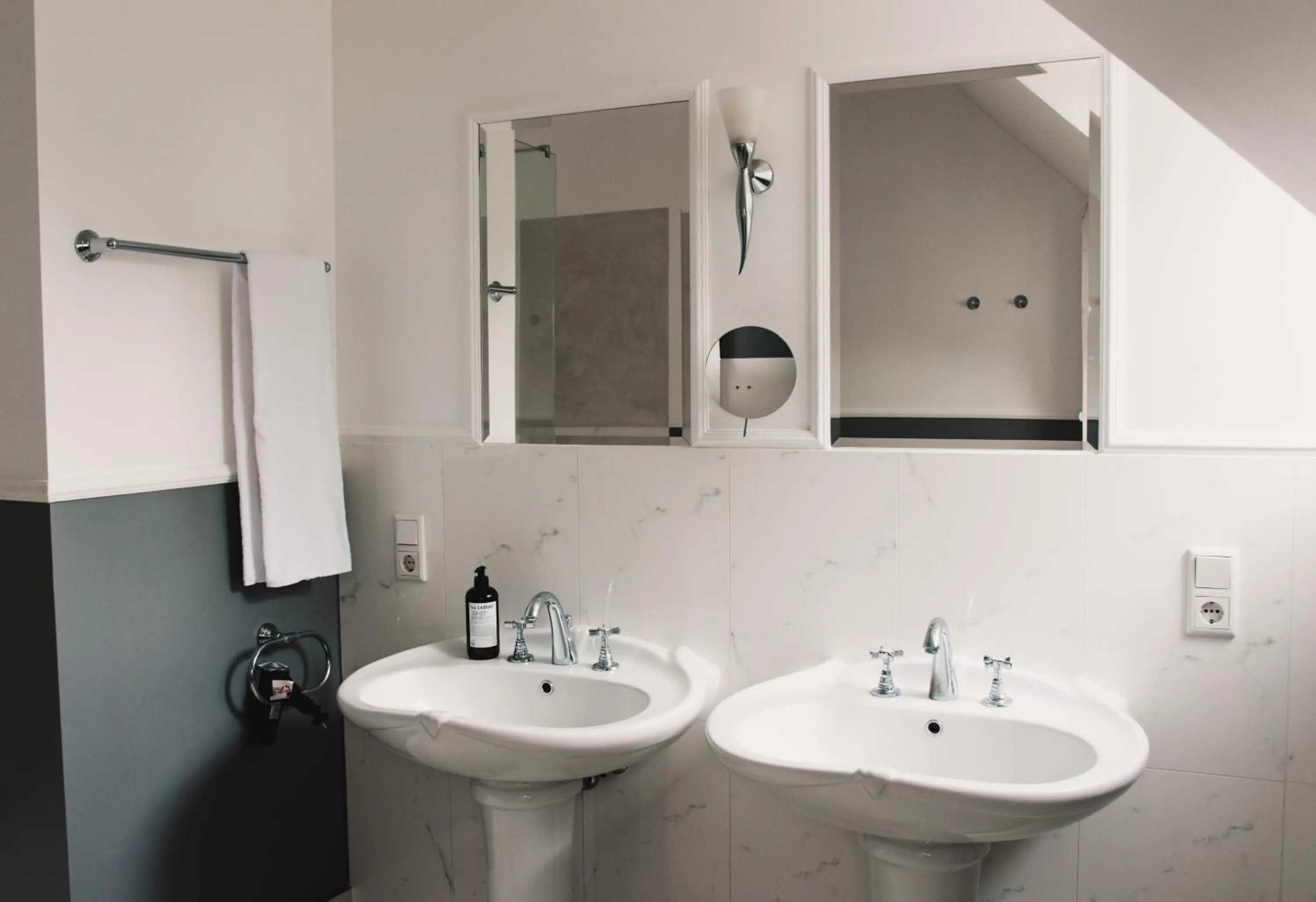 Bathroom in Hotel Palmenbad