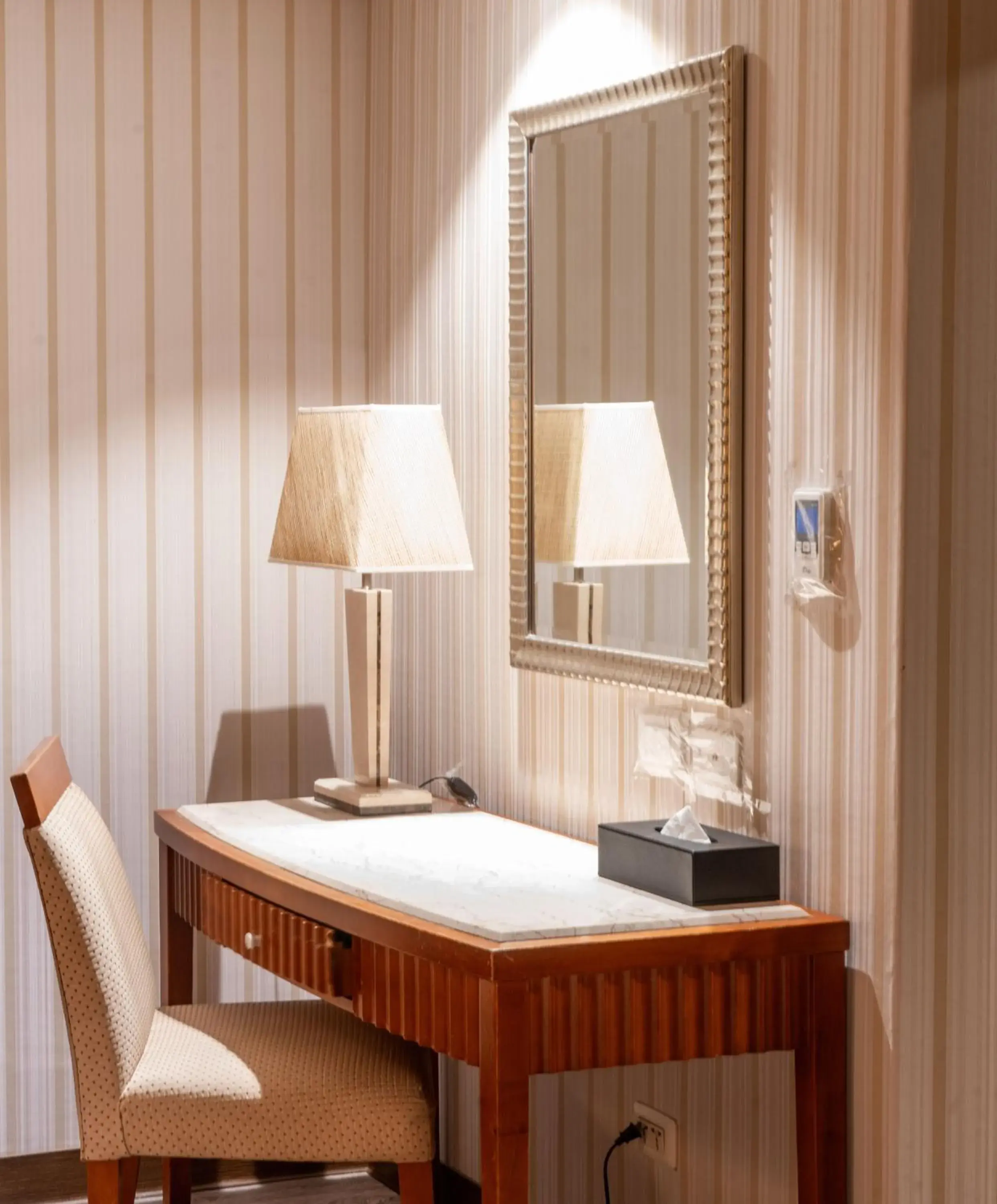 Bedroom, Bed in Elegance Hotel Bedroom, Bed in Elegance Hotel