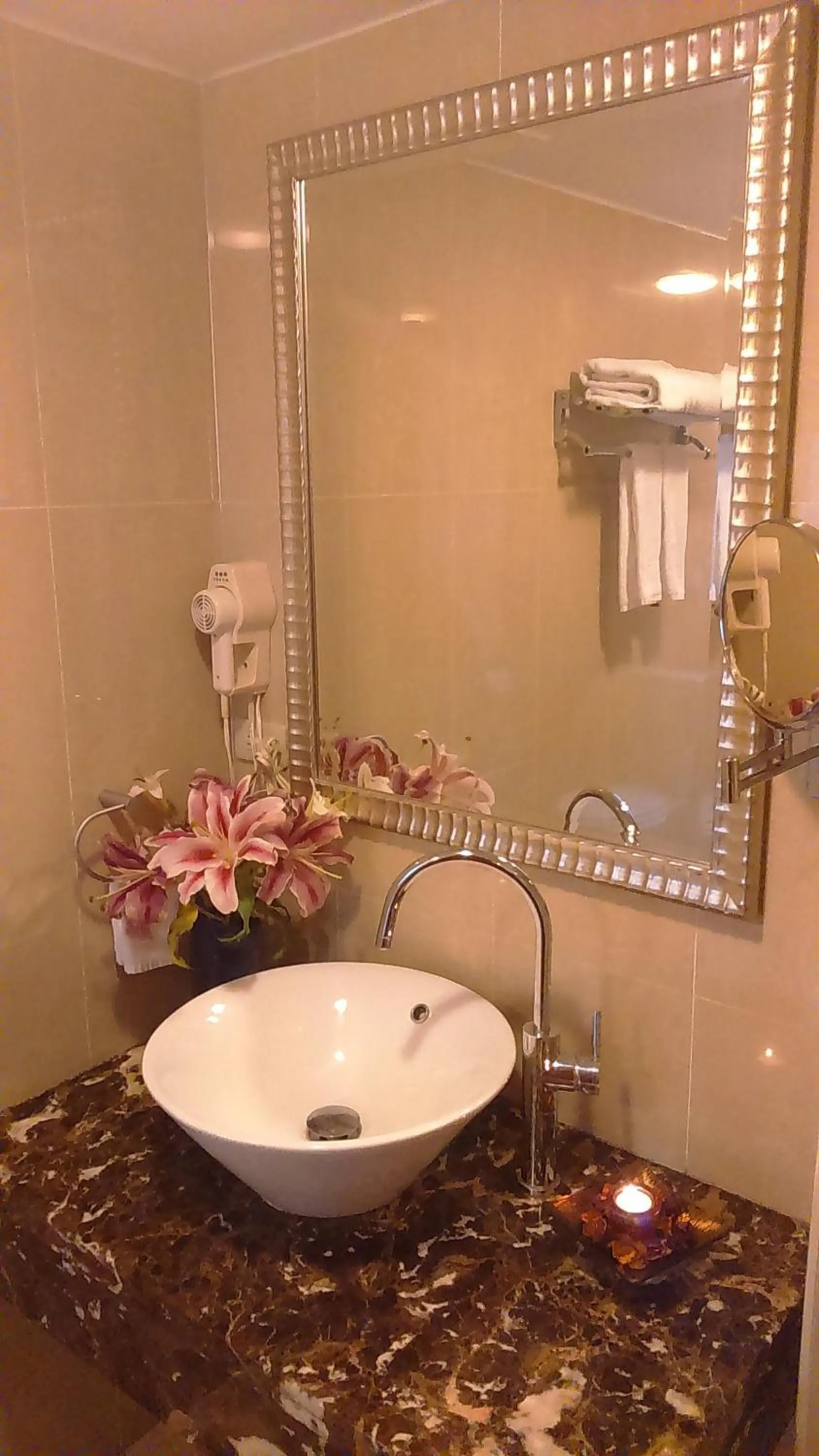 Bathroom in Elegance Hotel