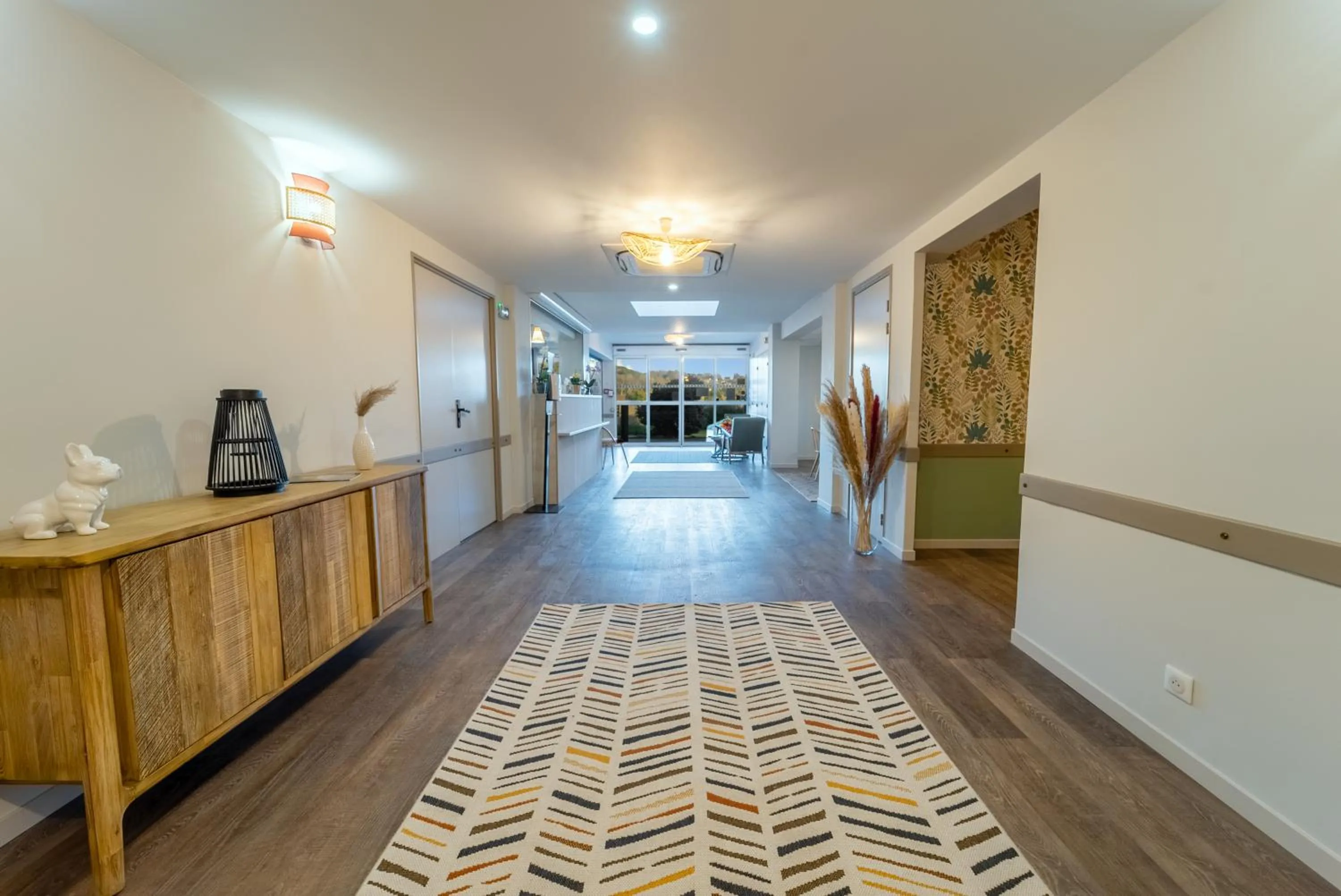 Lobby or reception in Sure Hotel by Best Western Sarlat-la-Canéda