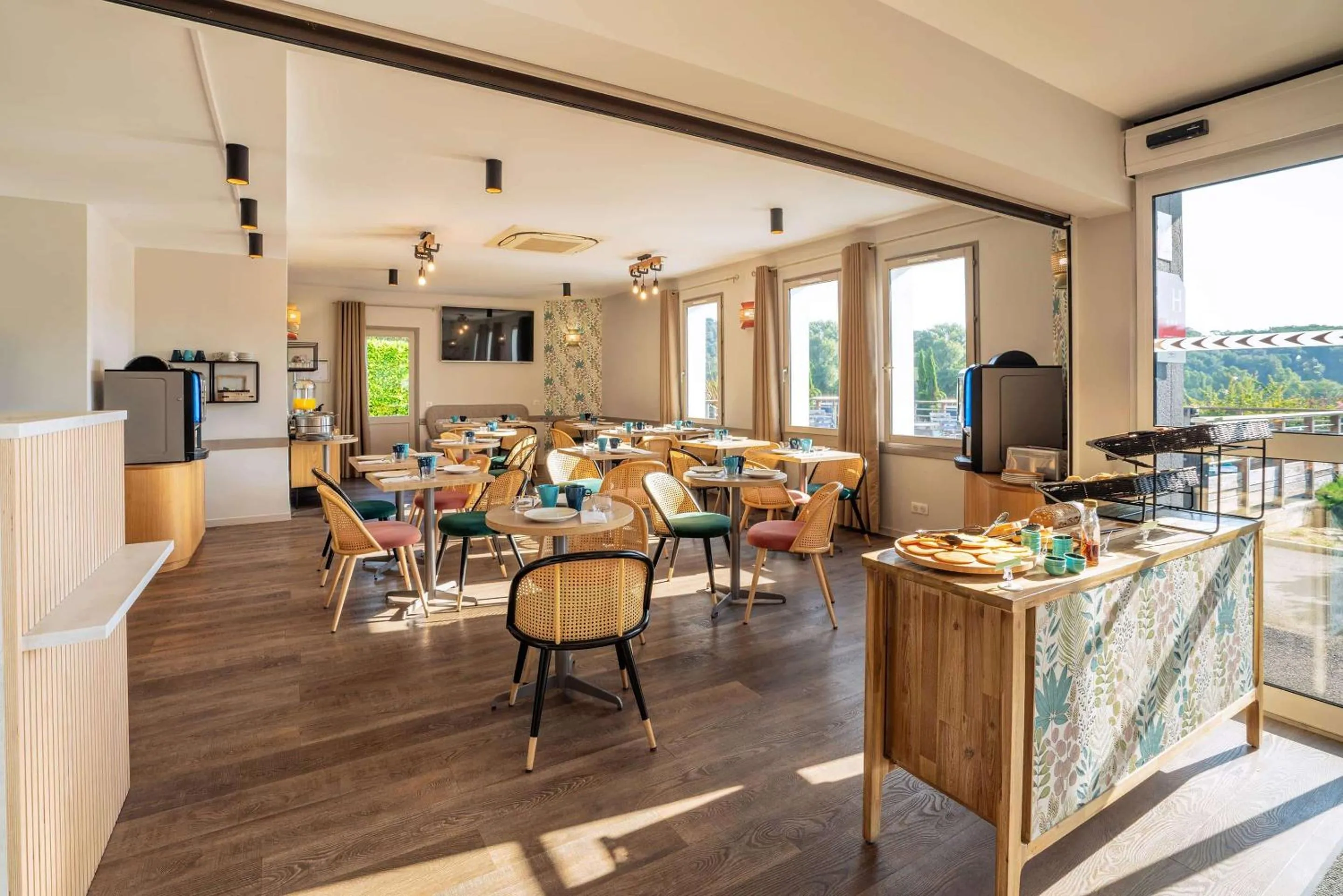 Breakfast in Sure Hotel by Best Western Sarlat-la-Canéda