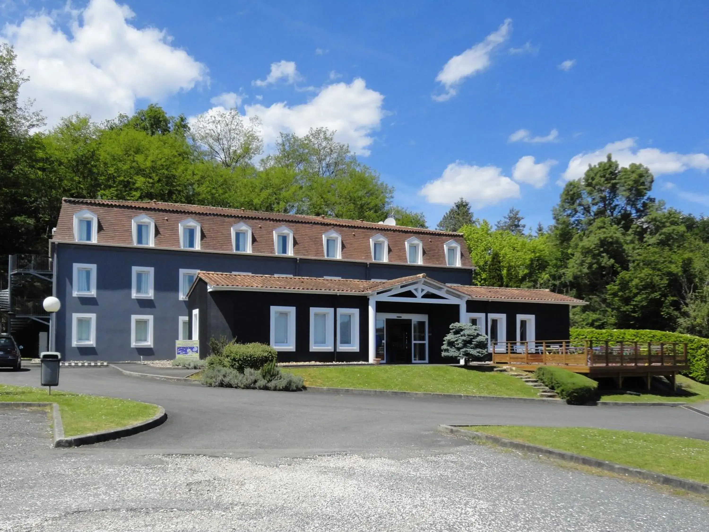 Facade/entrance in Sure Hotel by Best Western Sarlat-la-Canéda Facade/entrance in Sure Hotel by Best Western Sarlat-la-Canéda
