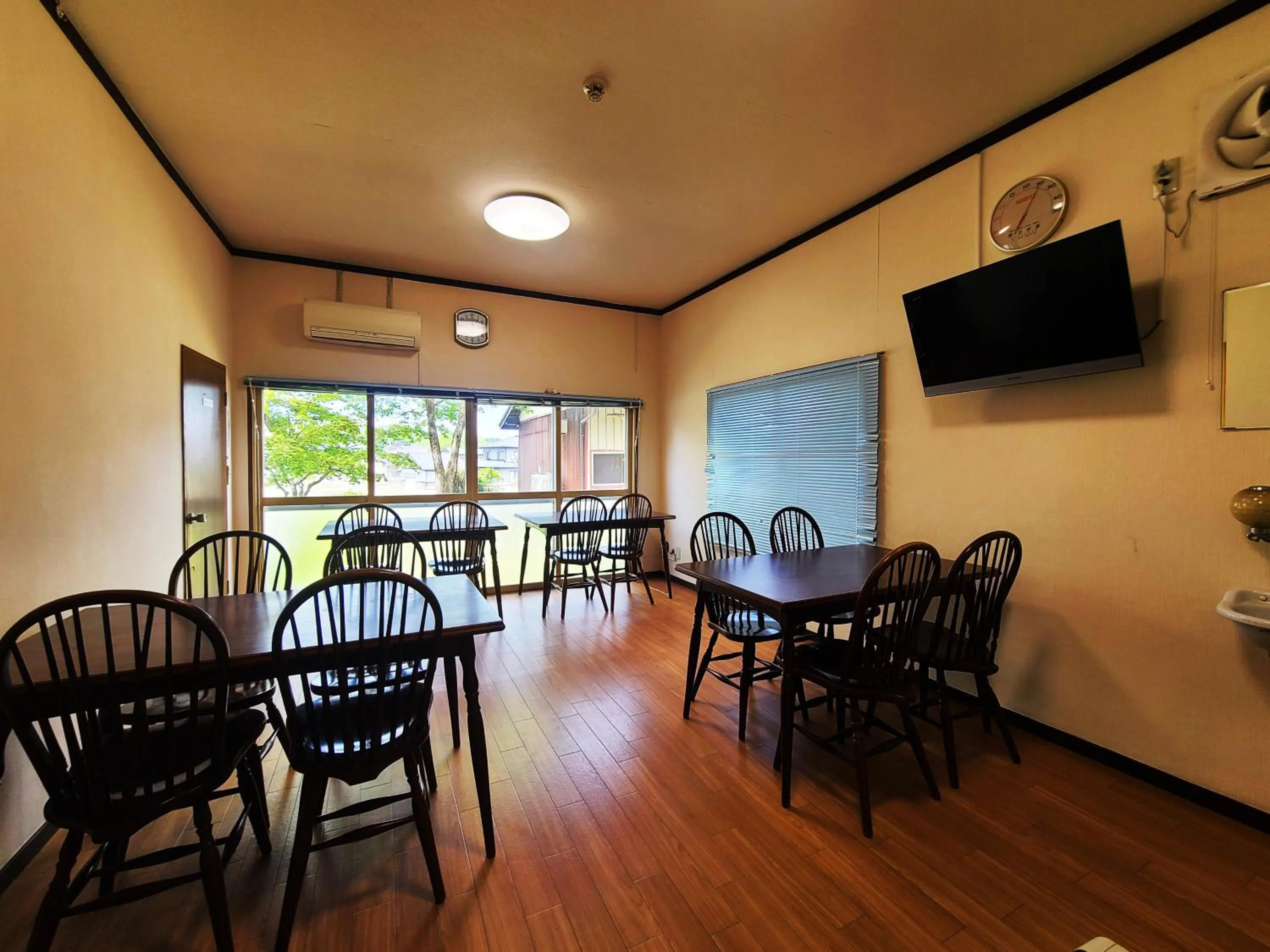 Restaurant/places to eat in Iris Yu