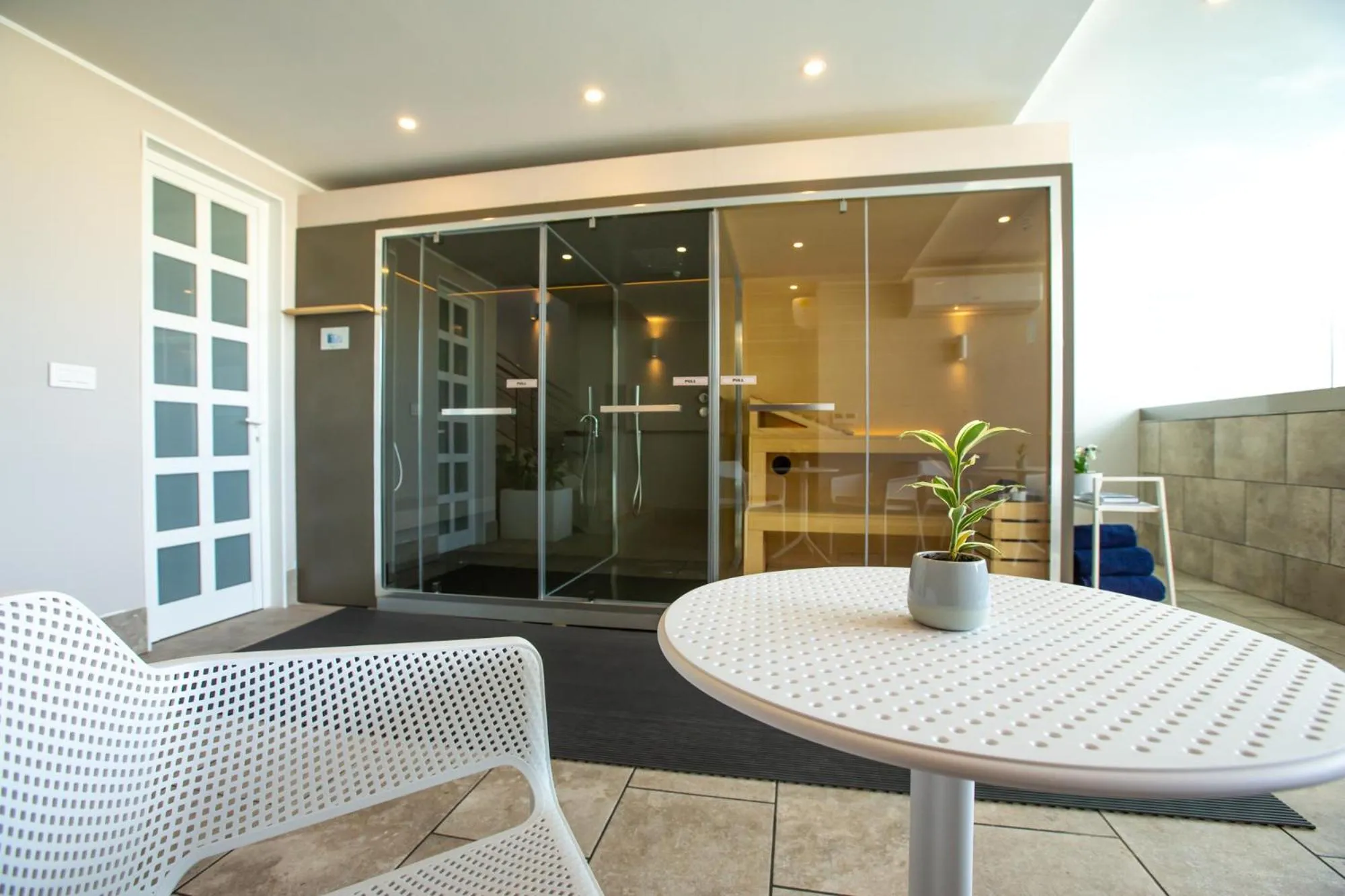 Sauna in 115 The Strand Hotel by NEU Collective