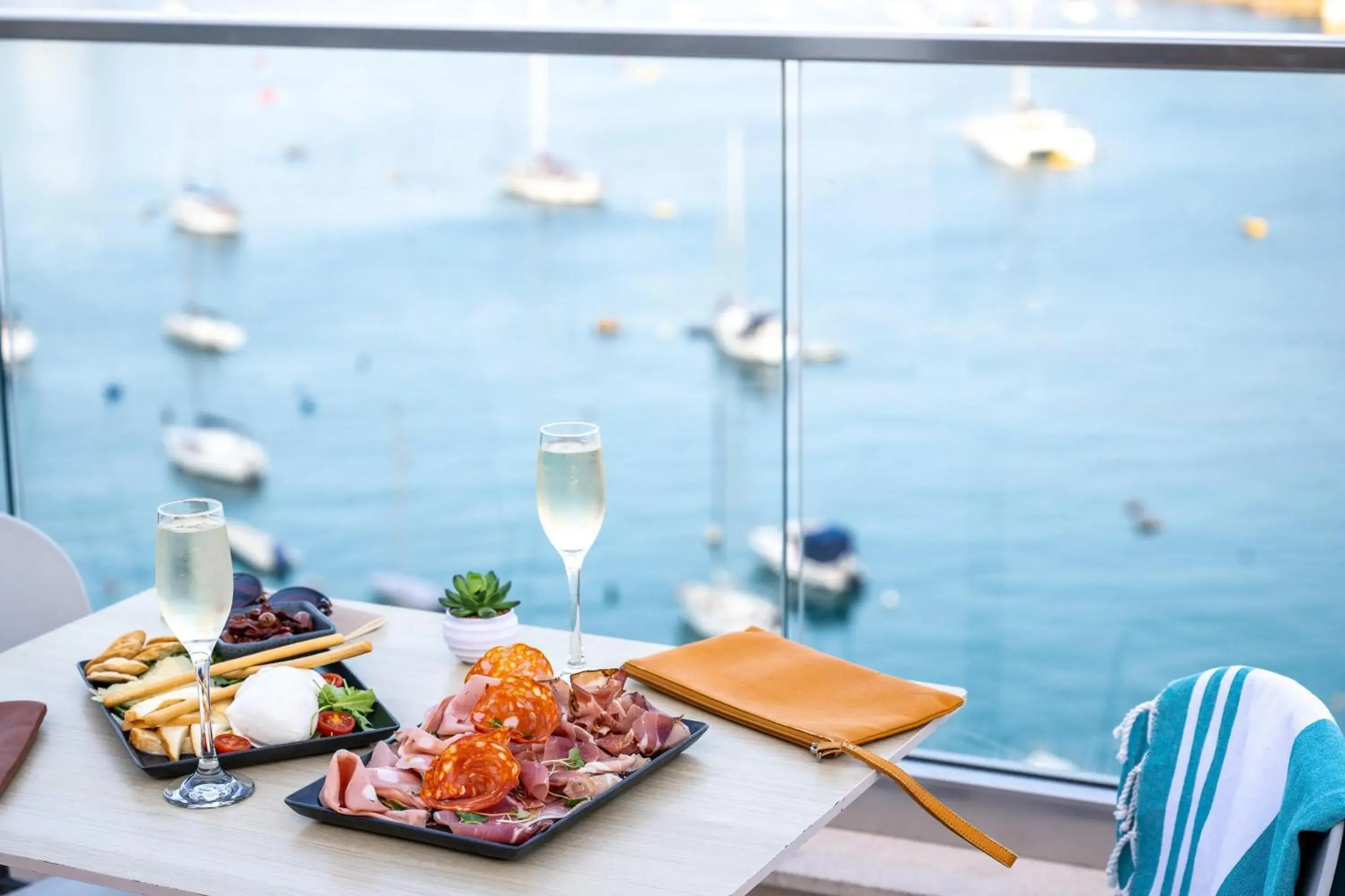 Restaurant/places to eat in 115 The Strand Hotel by NEU Collective Restaurant/places to eat in 115 The Strand Hotel by NEU Collective