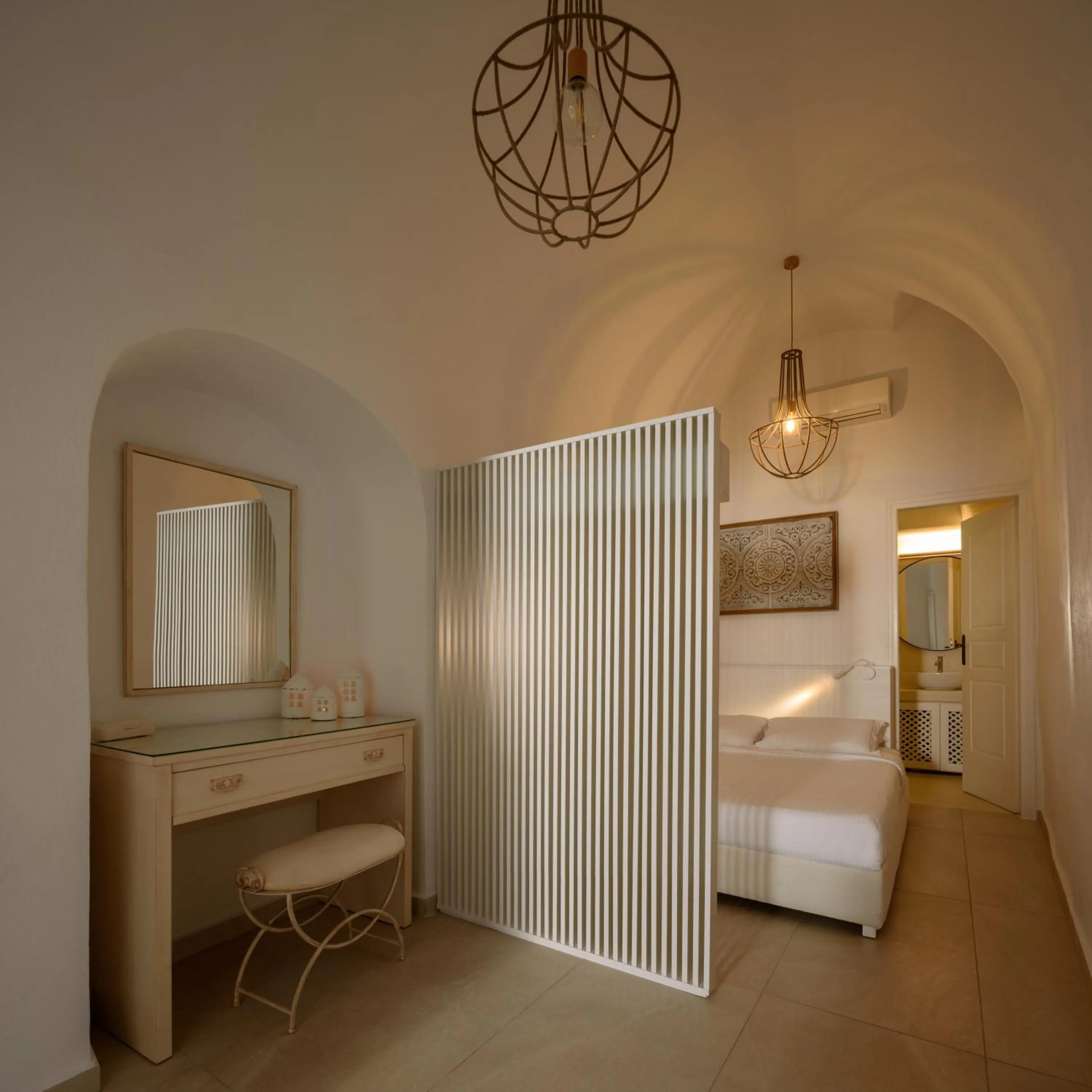 Bed in Kamares Apartments