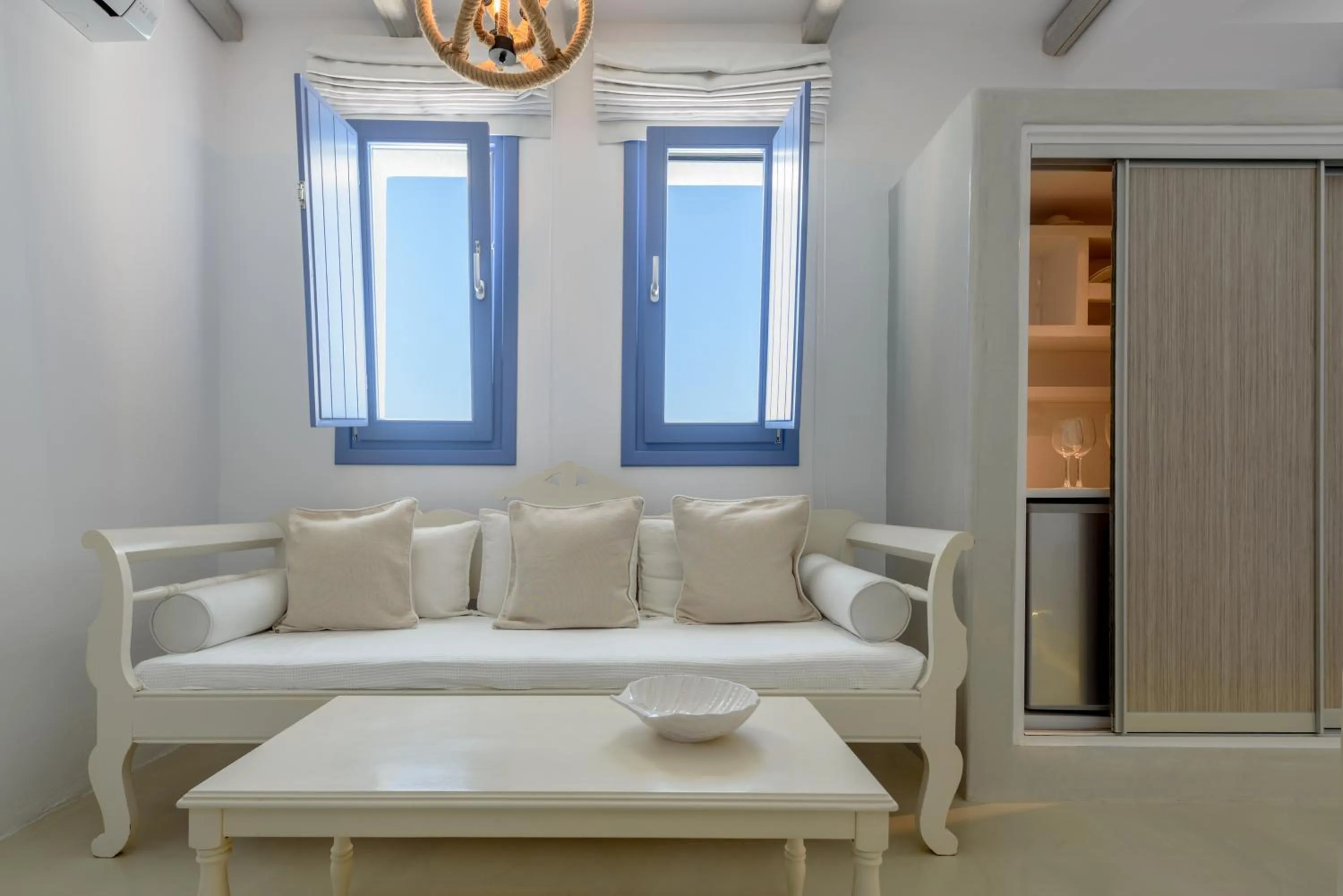 Coffee/tea facilities in Kamares Apartments