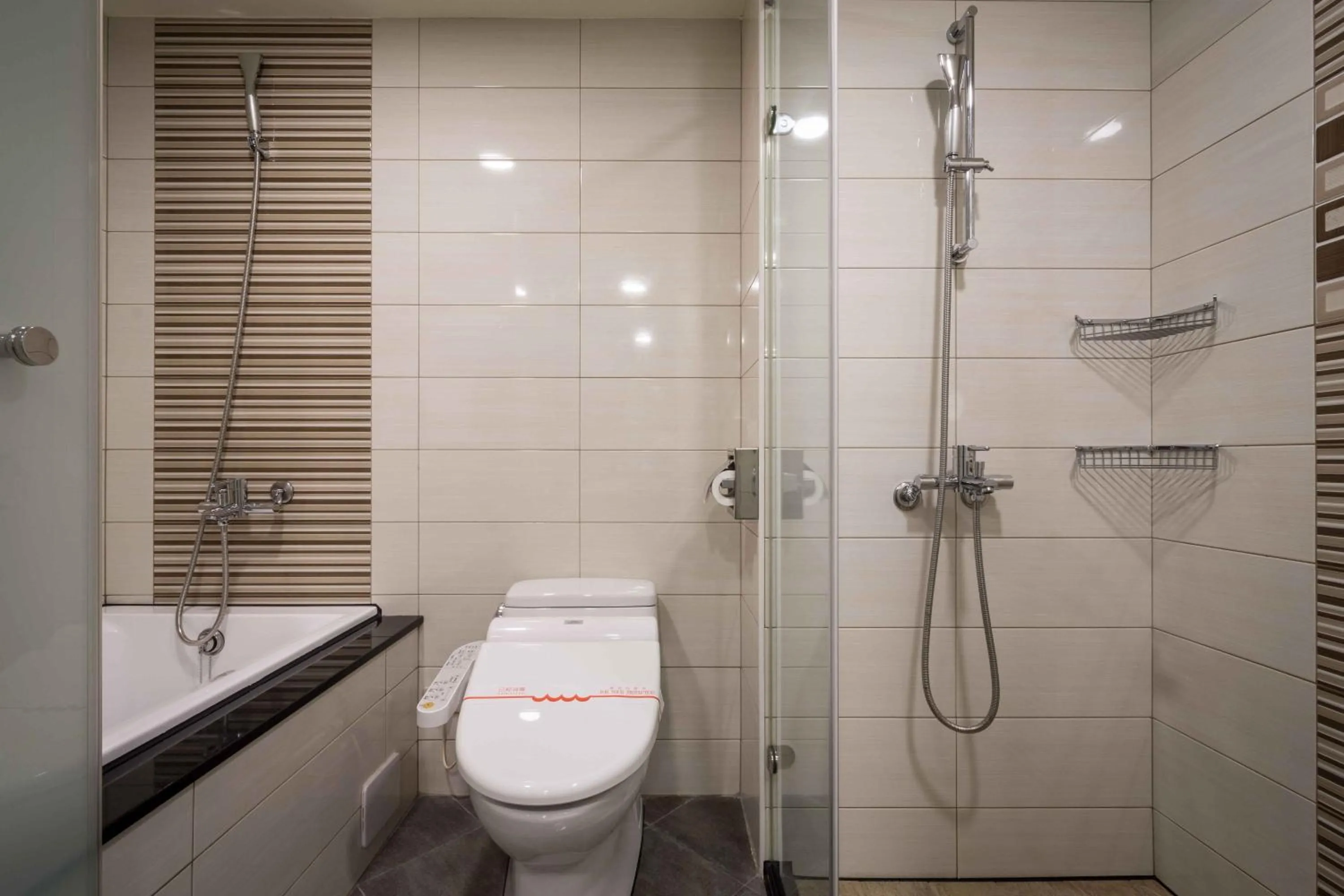 Bathroom in Sun Hotel Kaohsiung