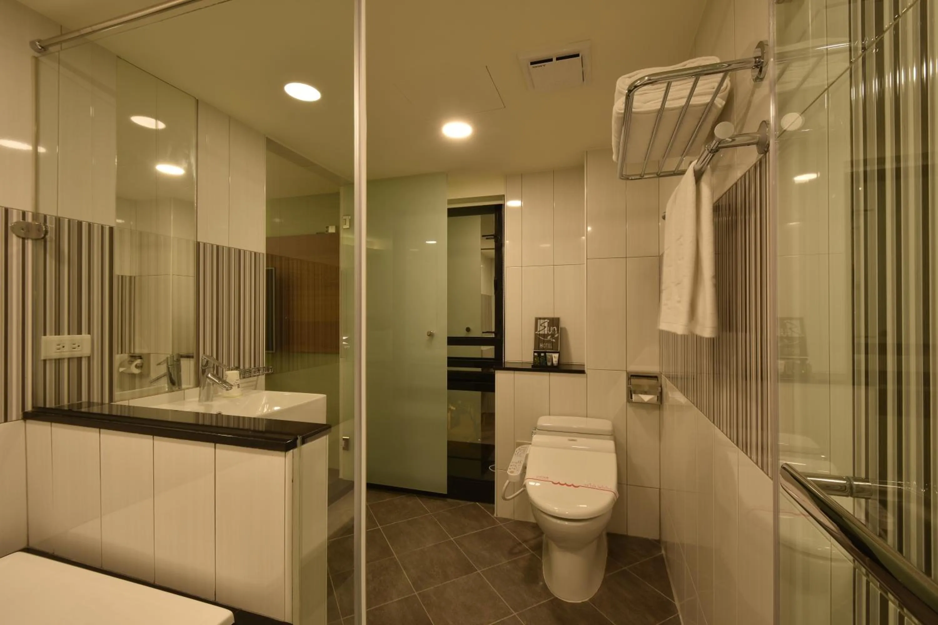 Bathroom in Sun Hotel Kaohsiung