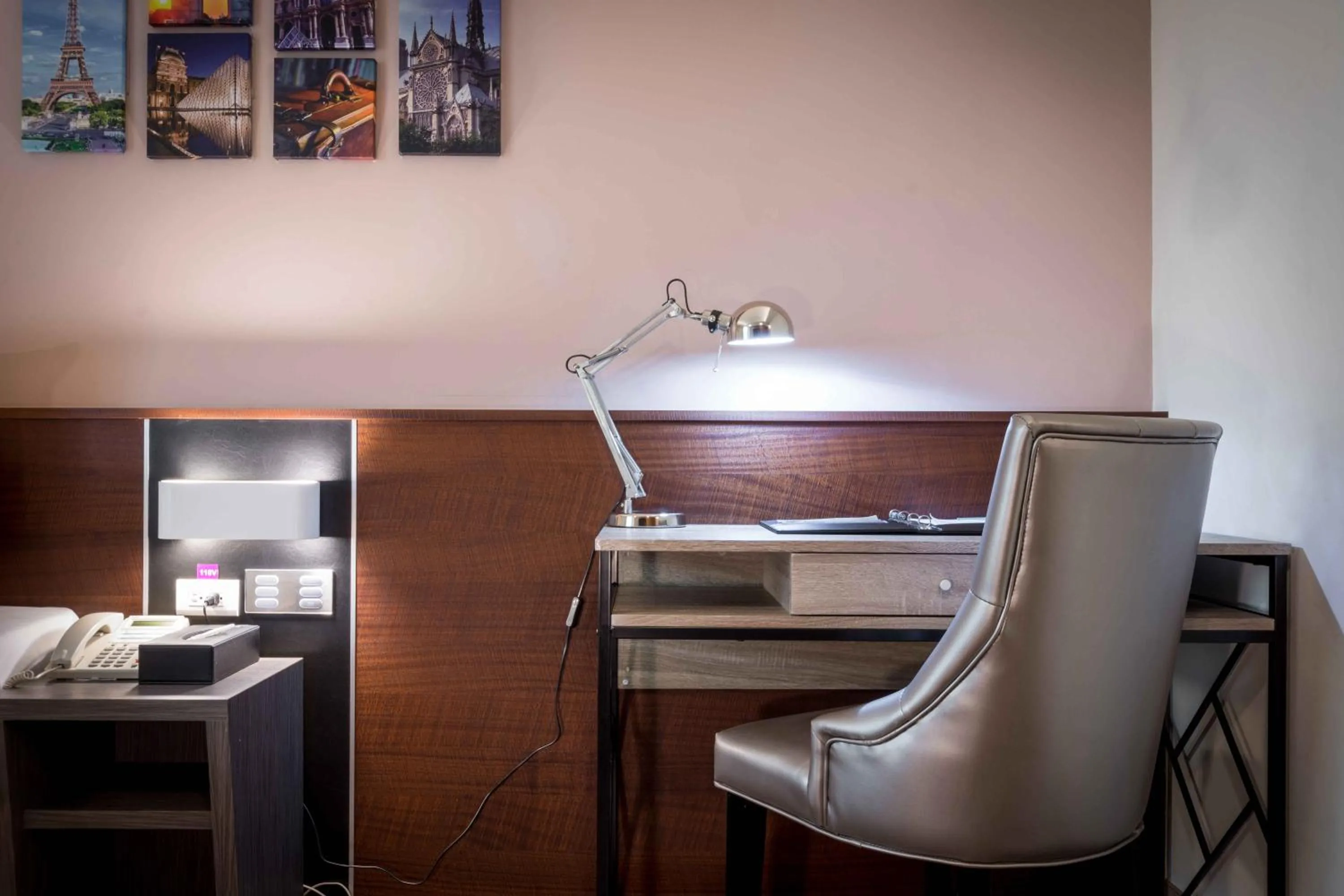 Bedroom in Sun Hotel Kaohsiung