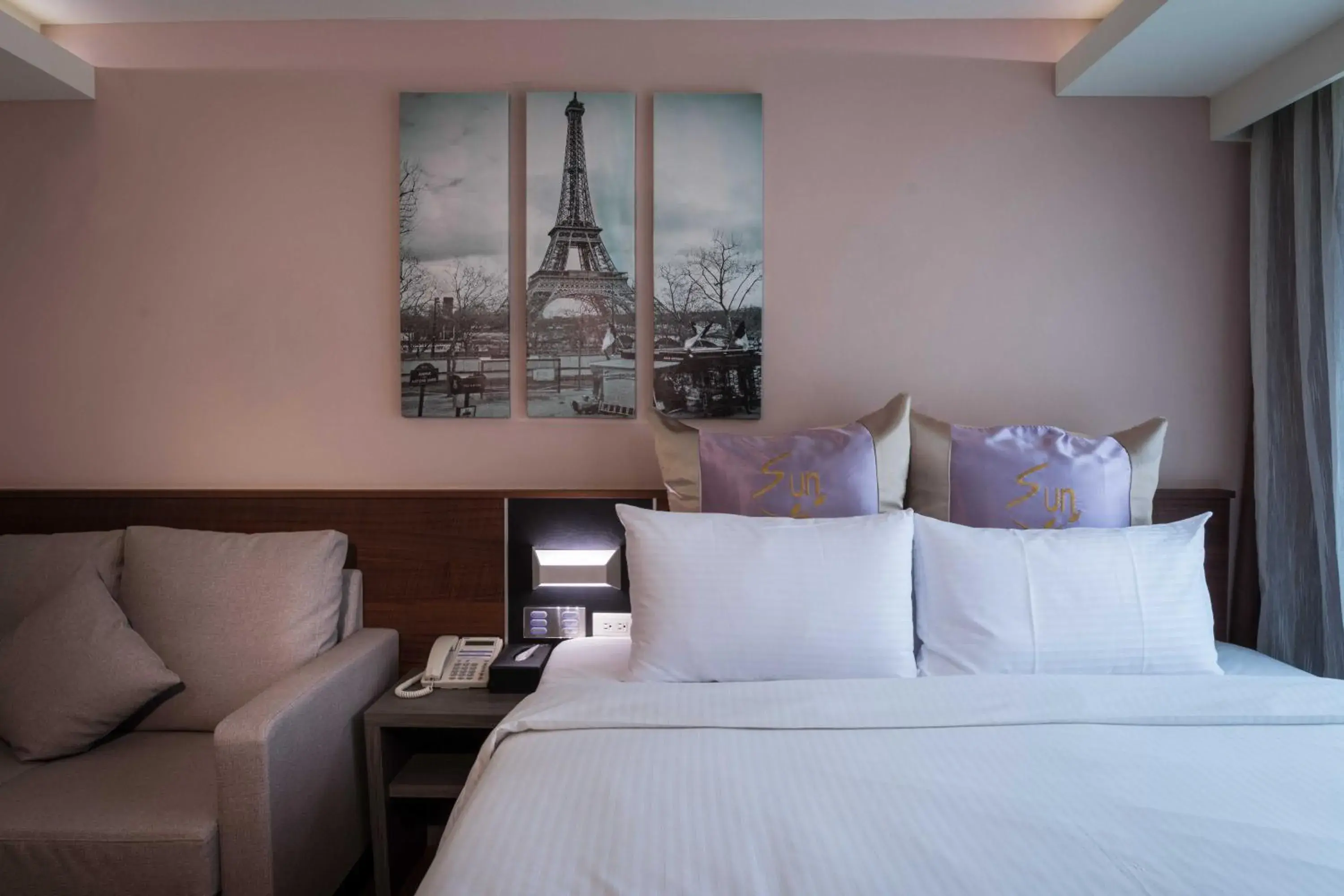 Bedroom, Bed in Sun Hotel Kaohsiung Bedroom, Bed in Sun Hotel Kaohsiung