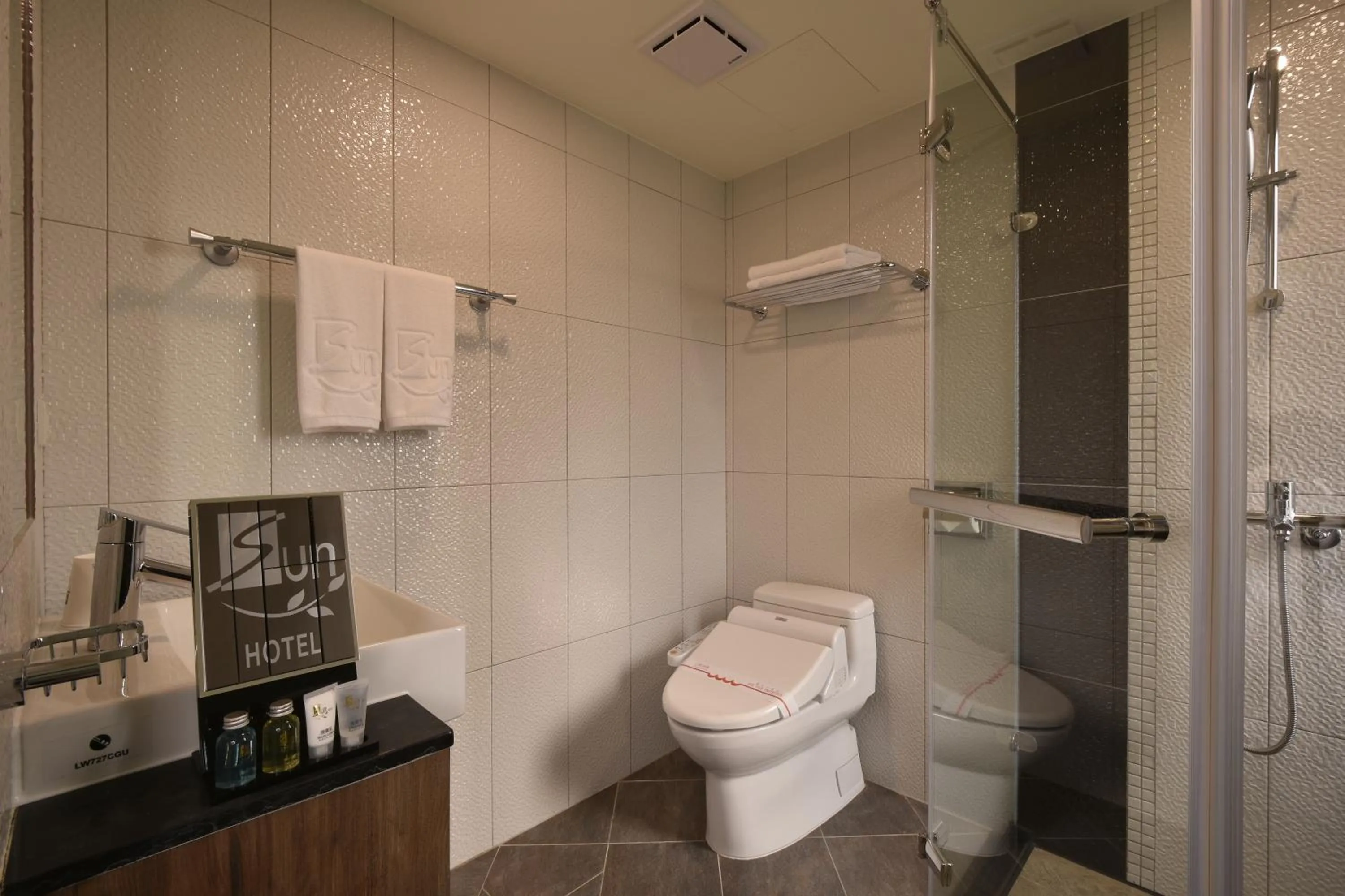 Bathroom in Sun Hotel Kaohsiung