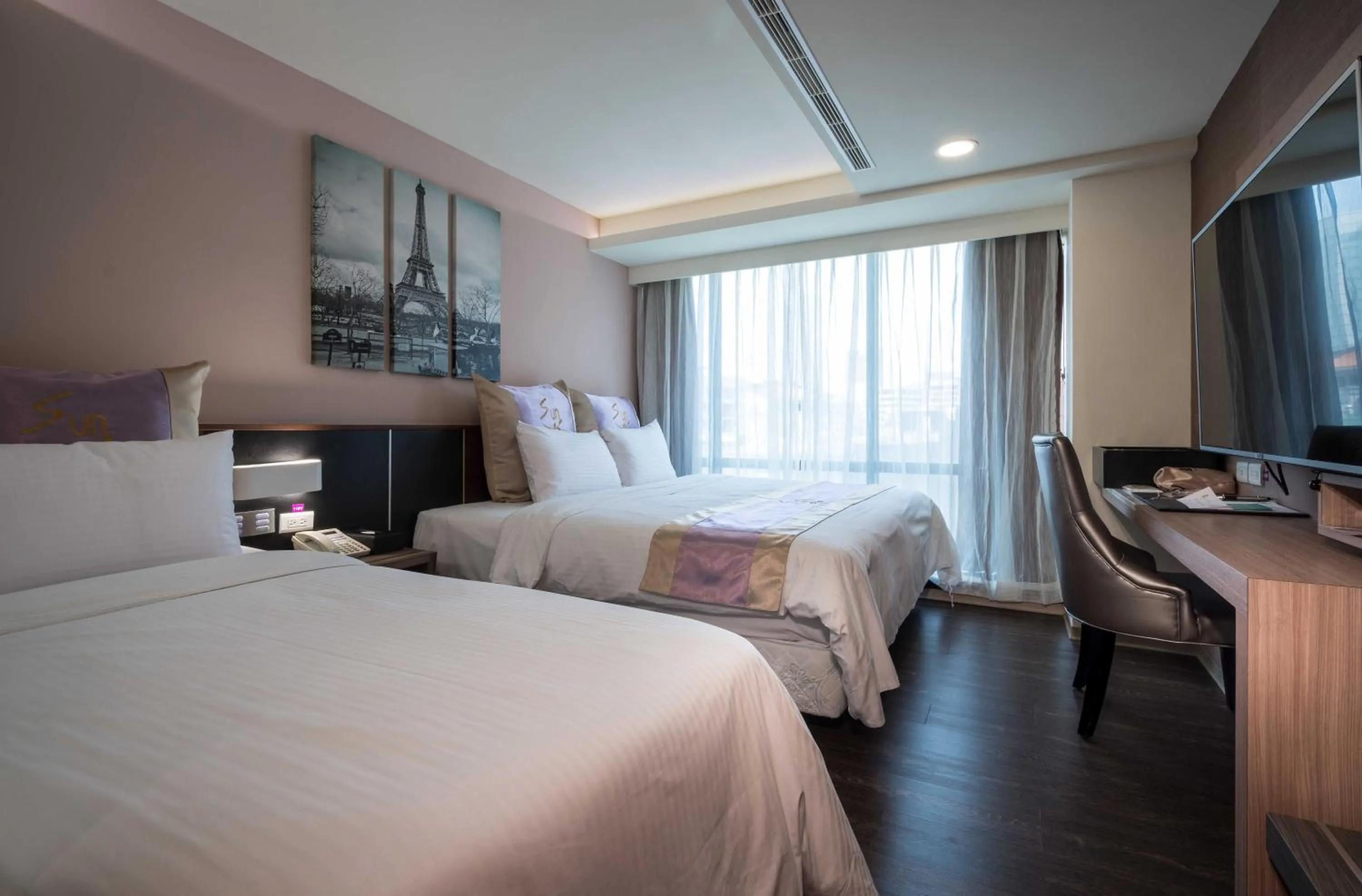 Bedroom, Bed in Sun Hotel Kaohsiung