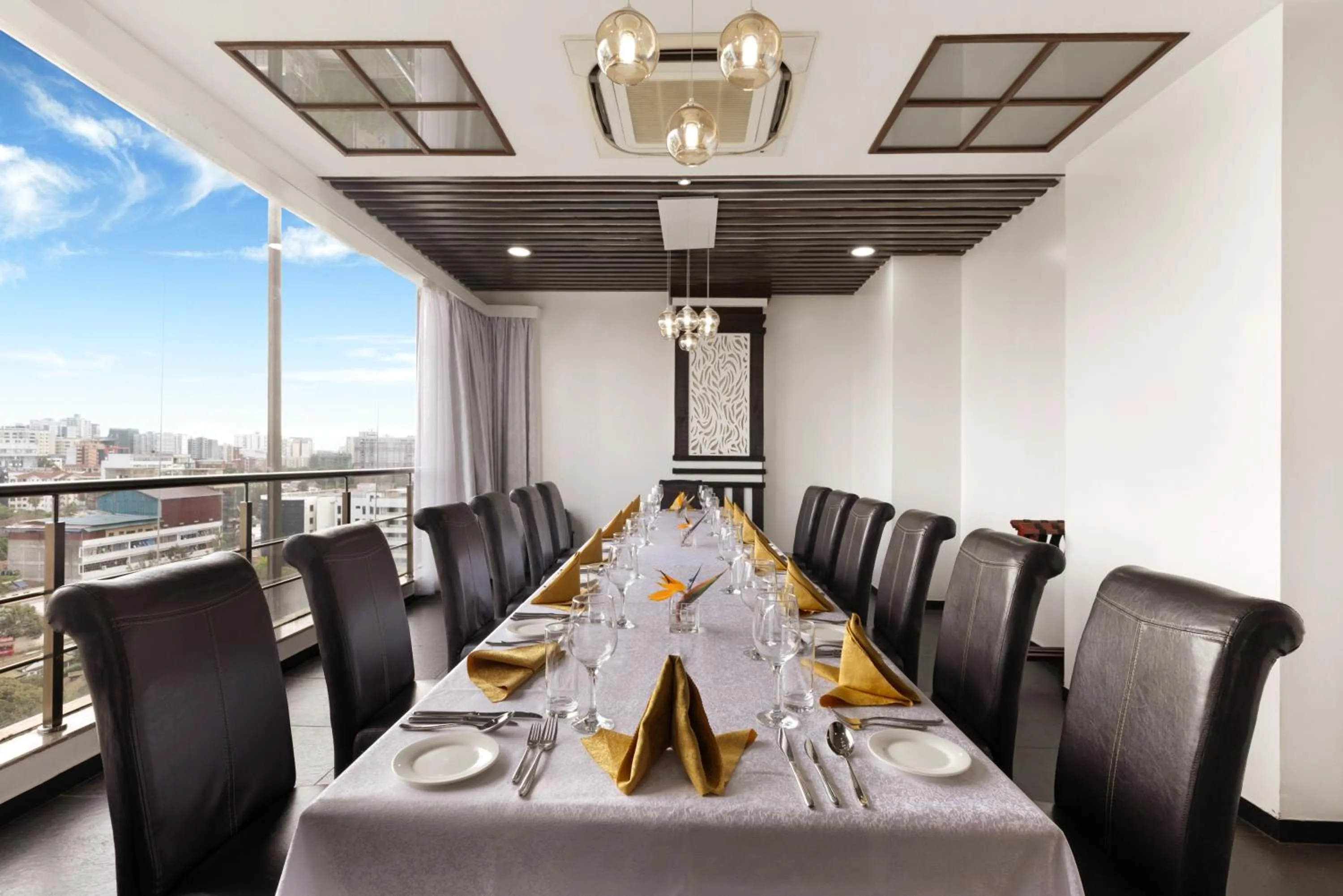 Restaurant/places to eat in Golden Tulip Westlands Nairobi