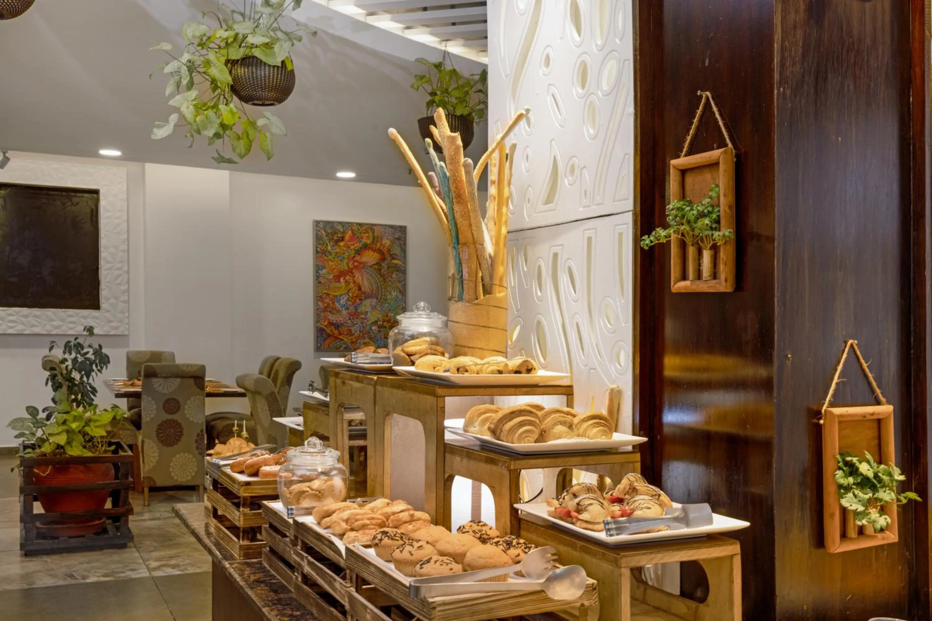 Restaurant/places to eat in Golden Tulip Westlands Nairobi