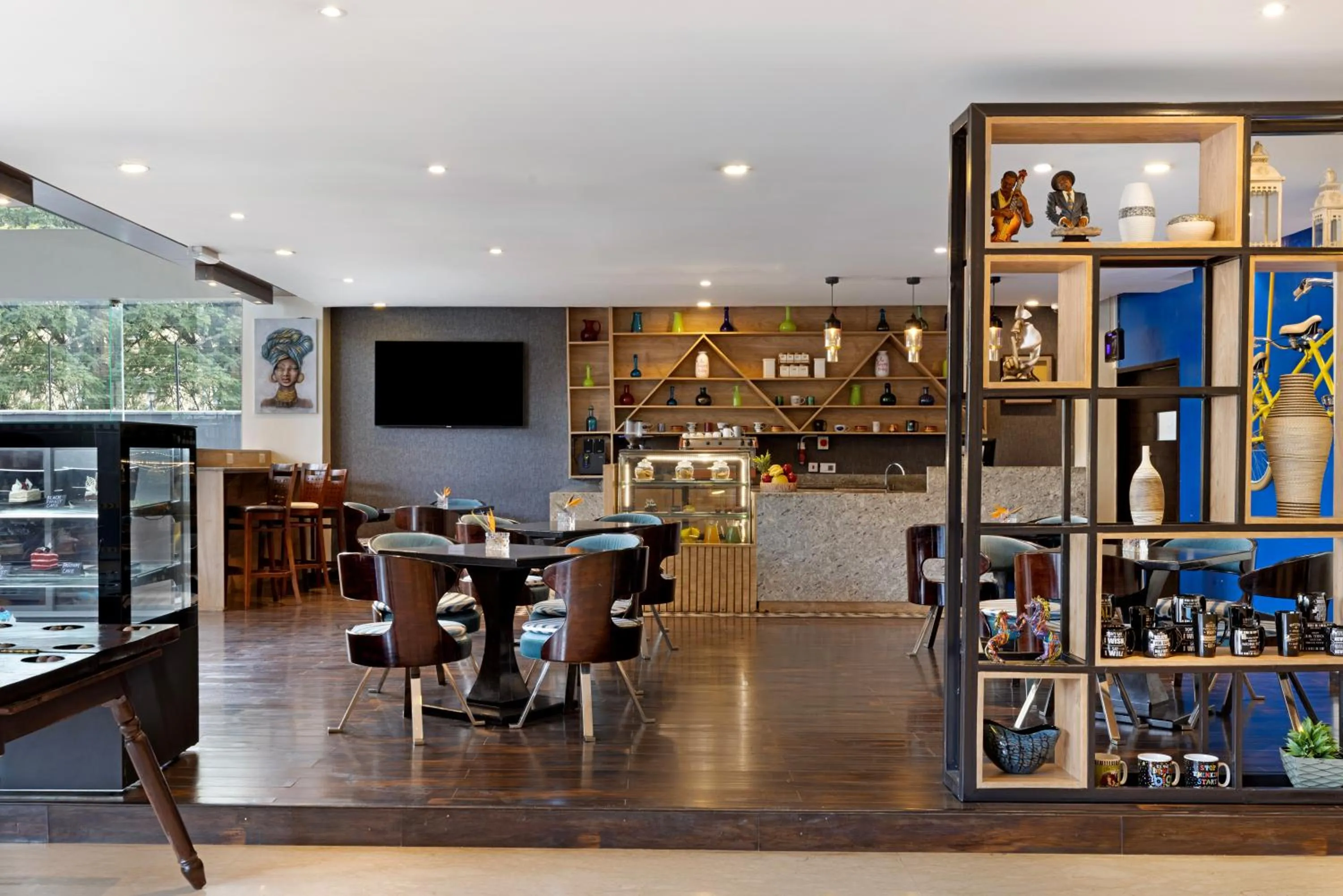 Restaurant/places to eat in Golden Tulip Westlands Nairobi