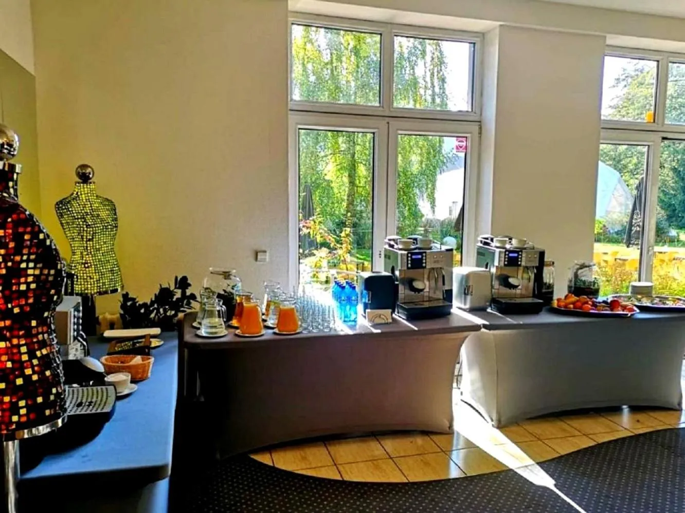 Restaurant/places to eat in 4 Żywioły Falenty Ośrodek Konferencyjno-Szkoleniowy