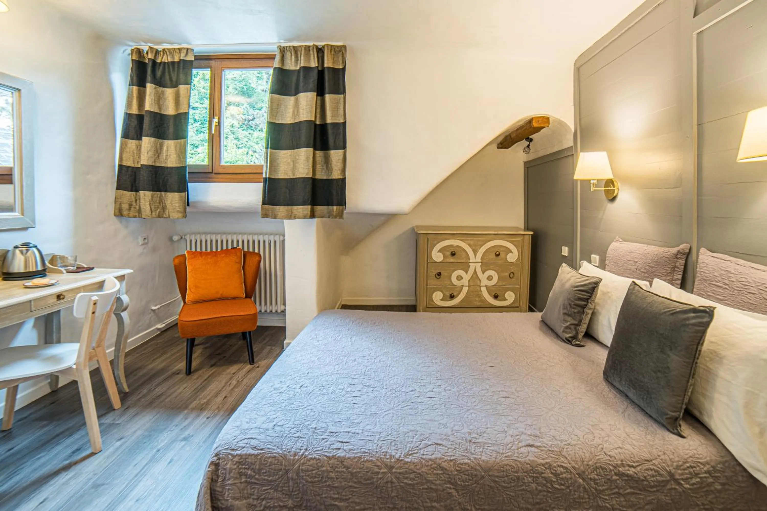 Bed in Hôtel Le Belvédère