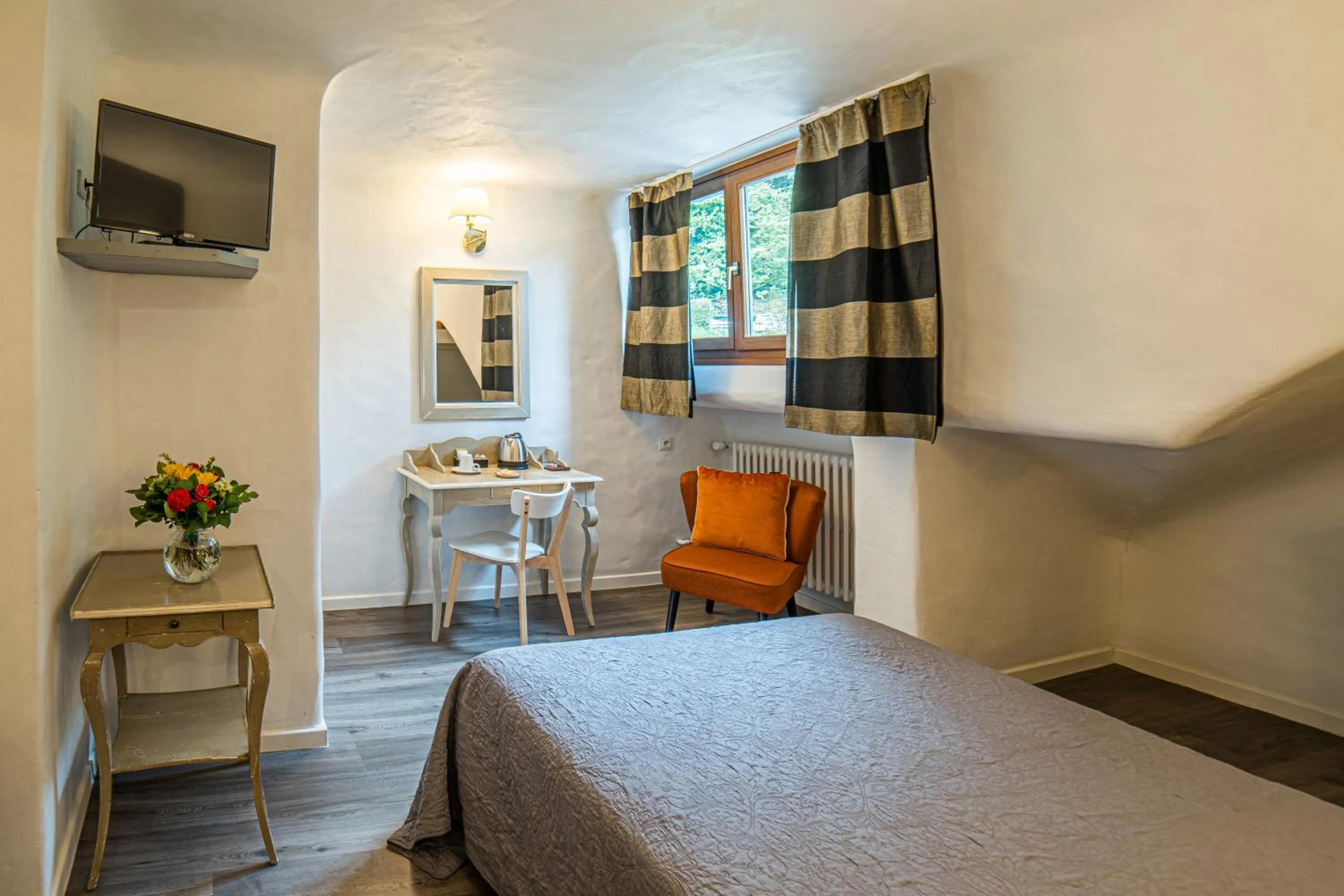 Bed in Hôtel Le Belvédère