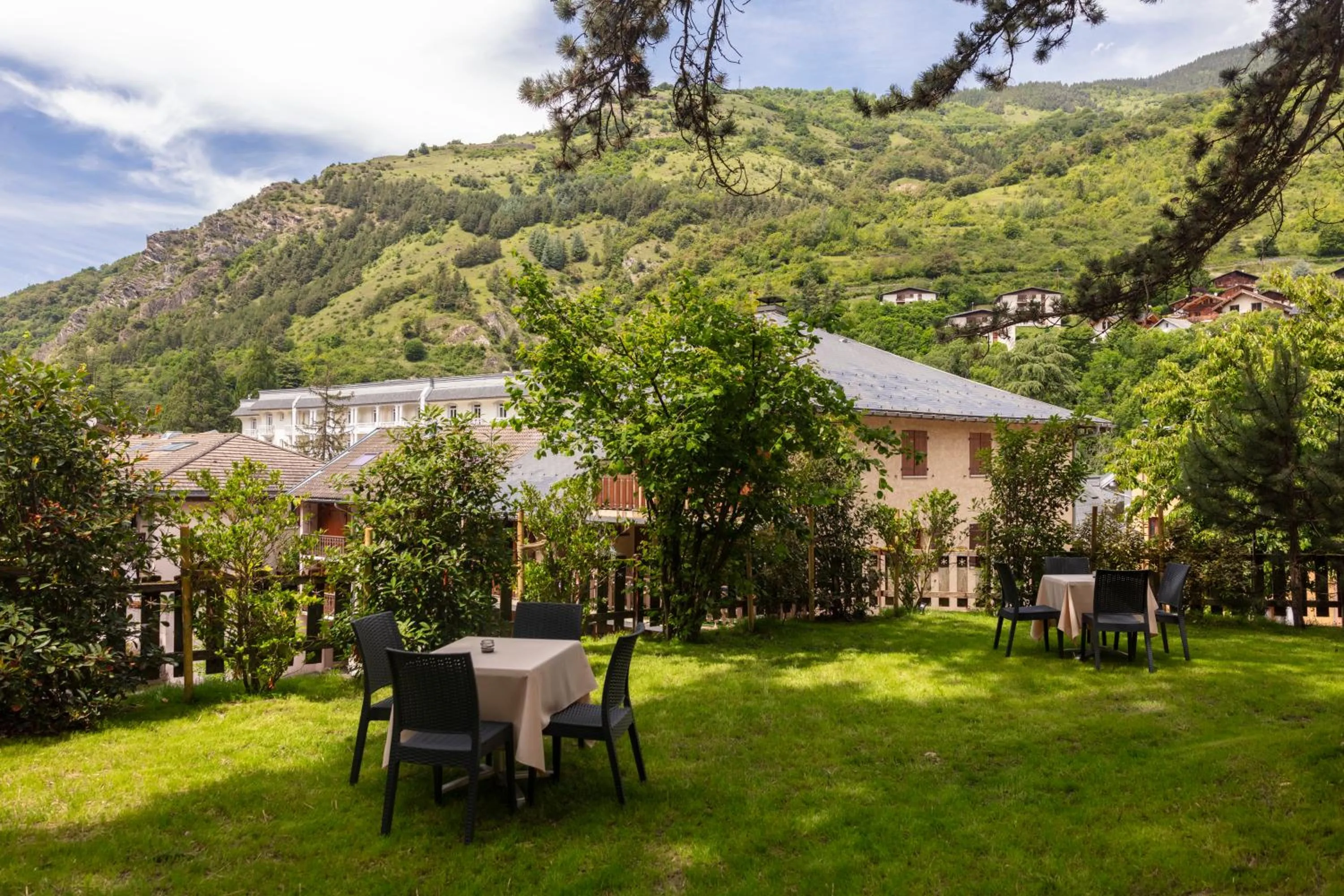 Garden in Hôtel Le Belvédère