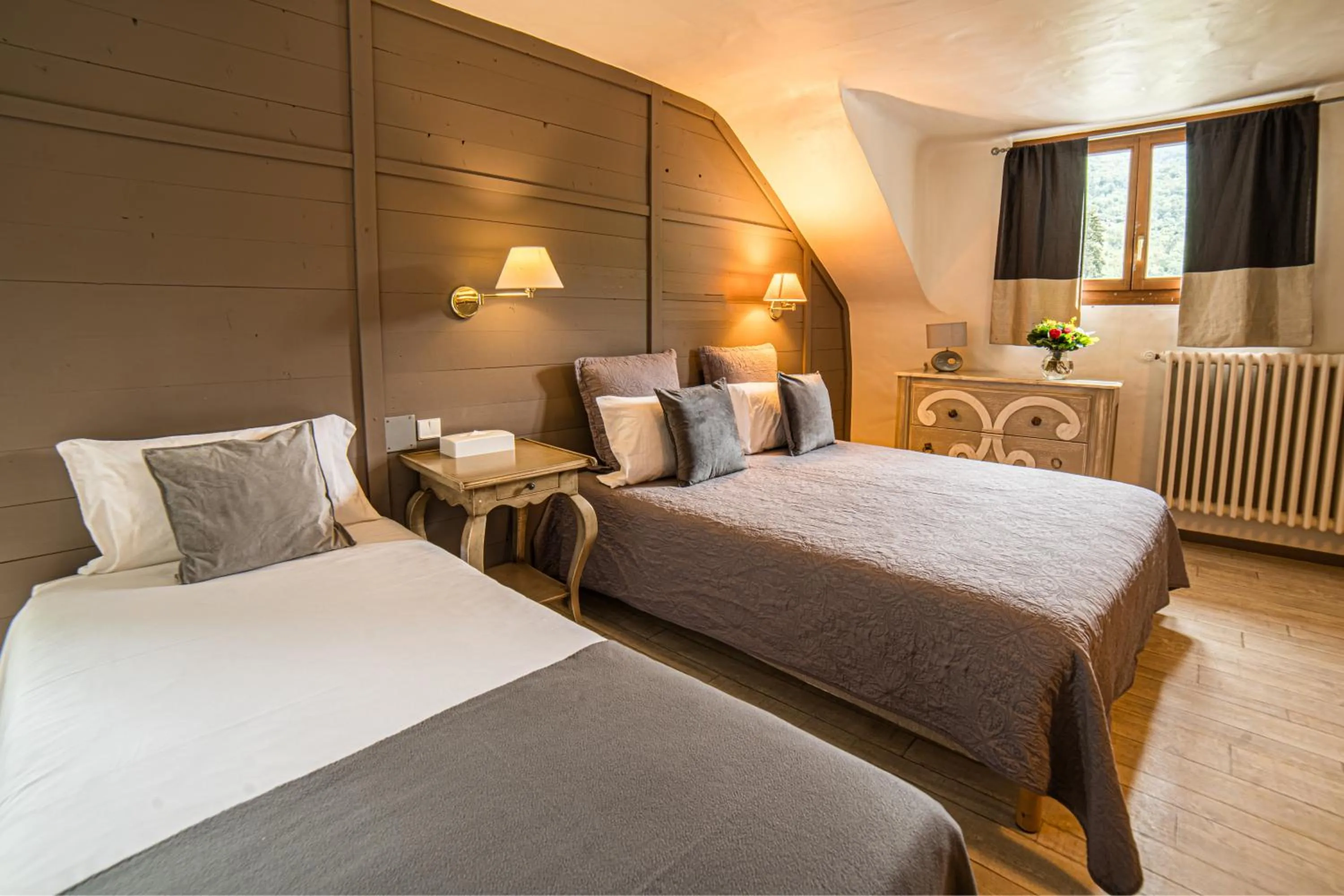 Bed in Hôtel Le Belvédère