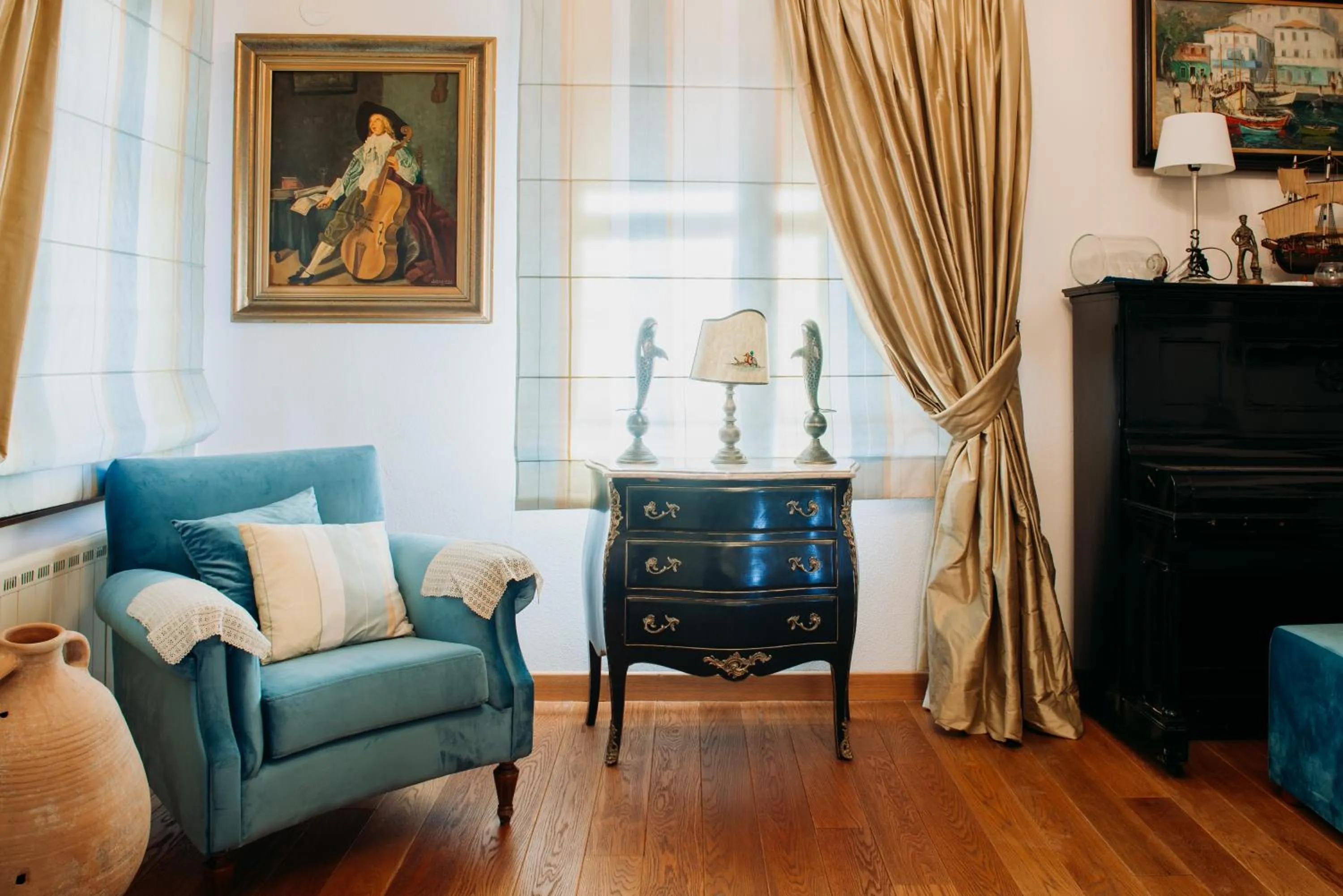 Seating area in Elysian Luxury Villa Pelion