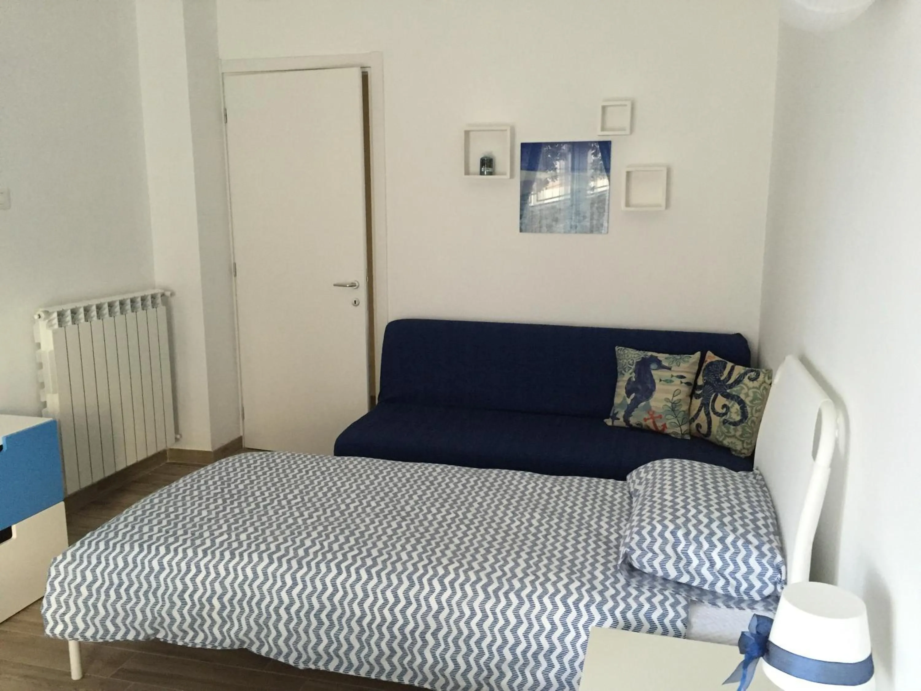 Photo of the whole room, Bed in semeria103