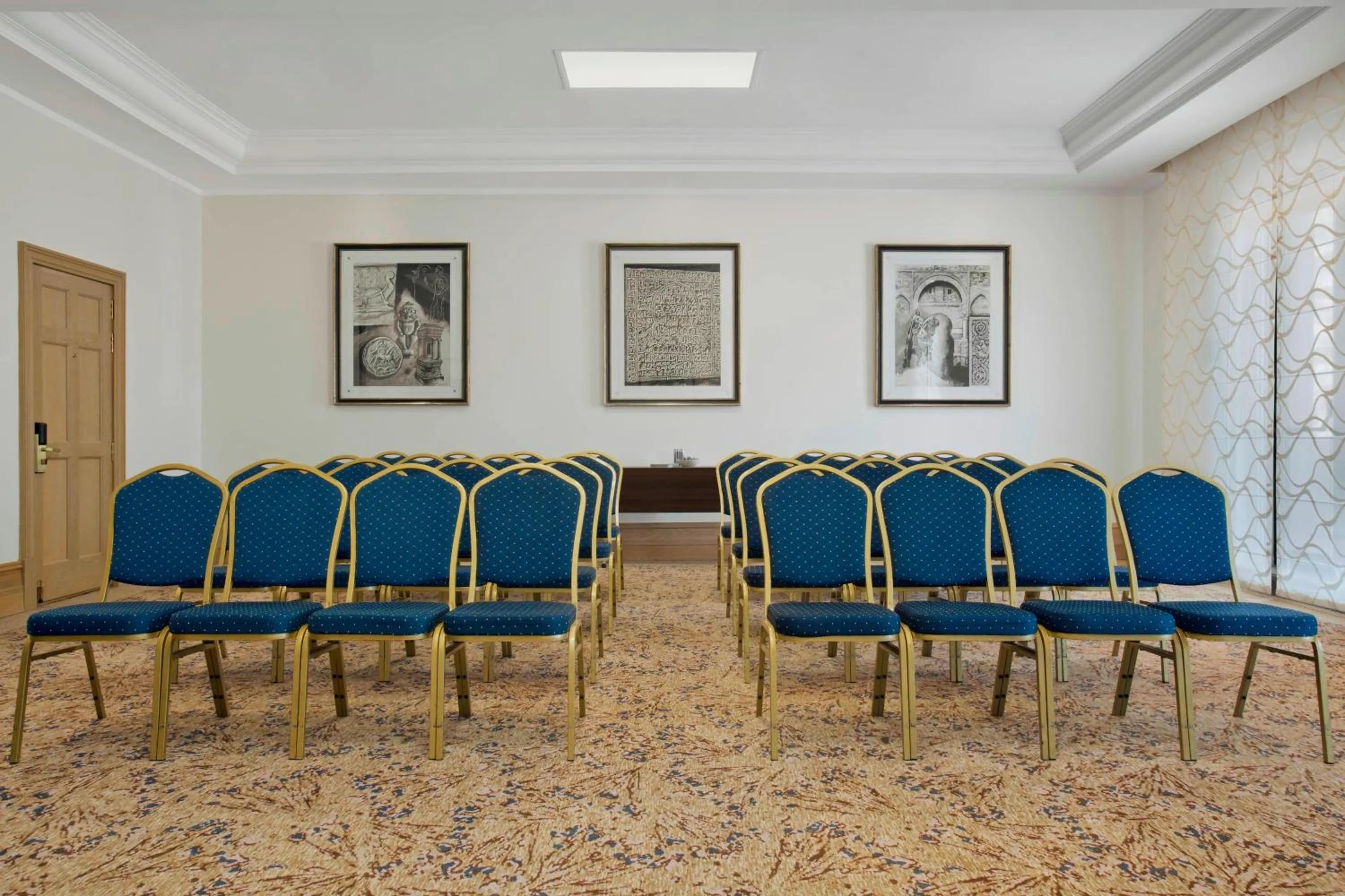 Entertainment in The Westin Dragonara Resort, Malta