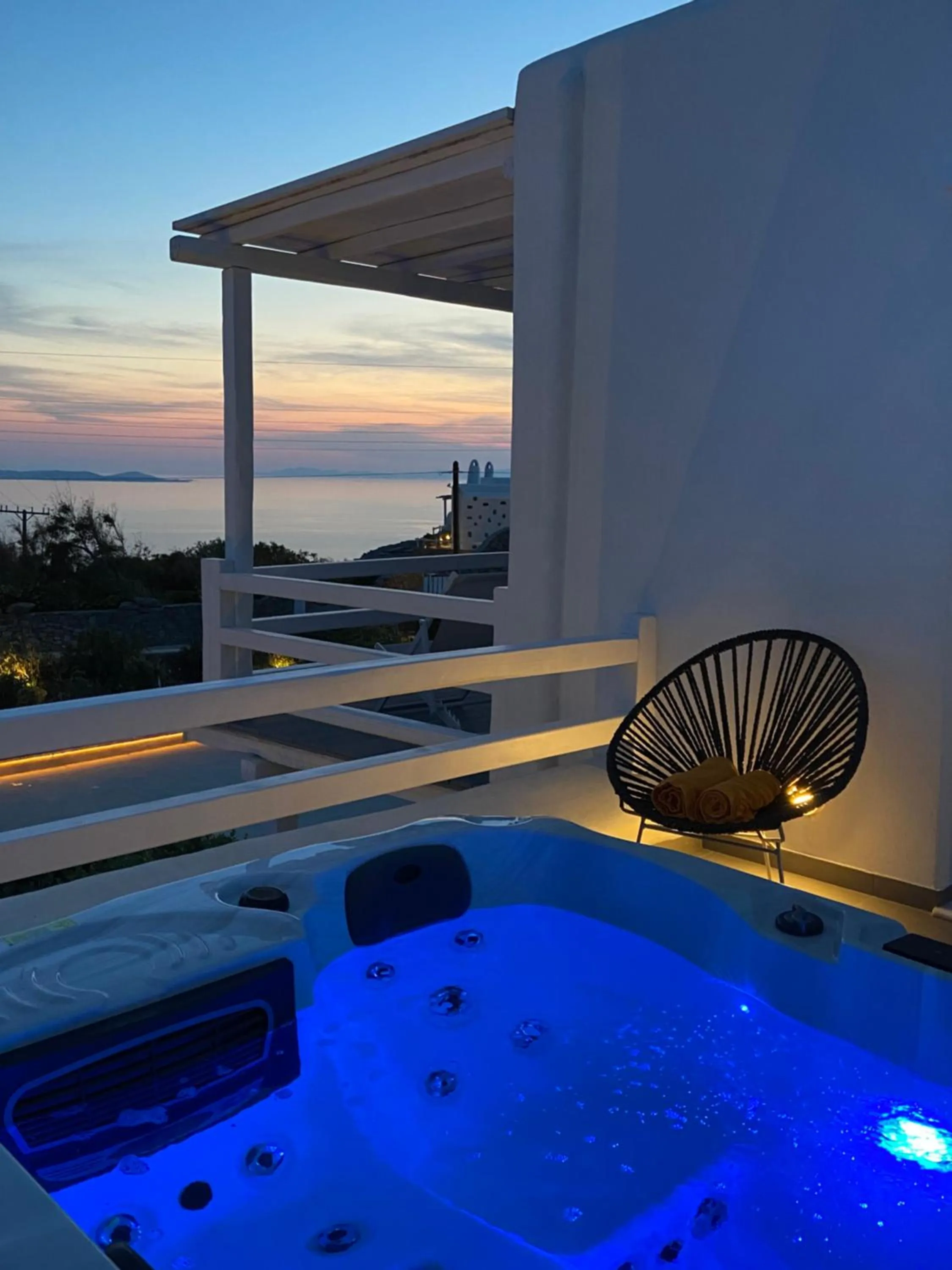 Hot Tub in Sea Wind Villas and Suites