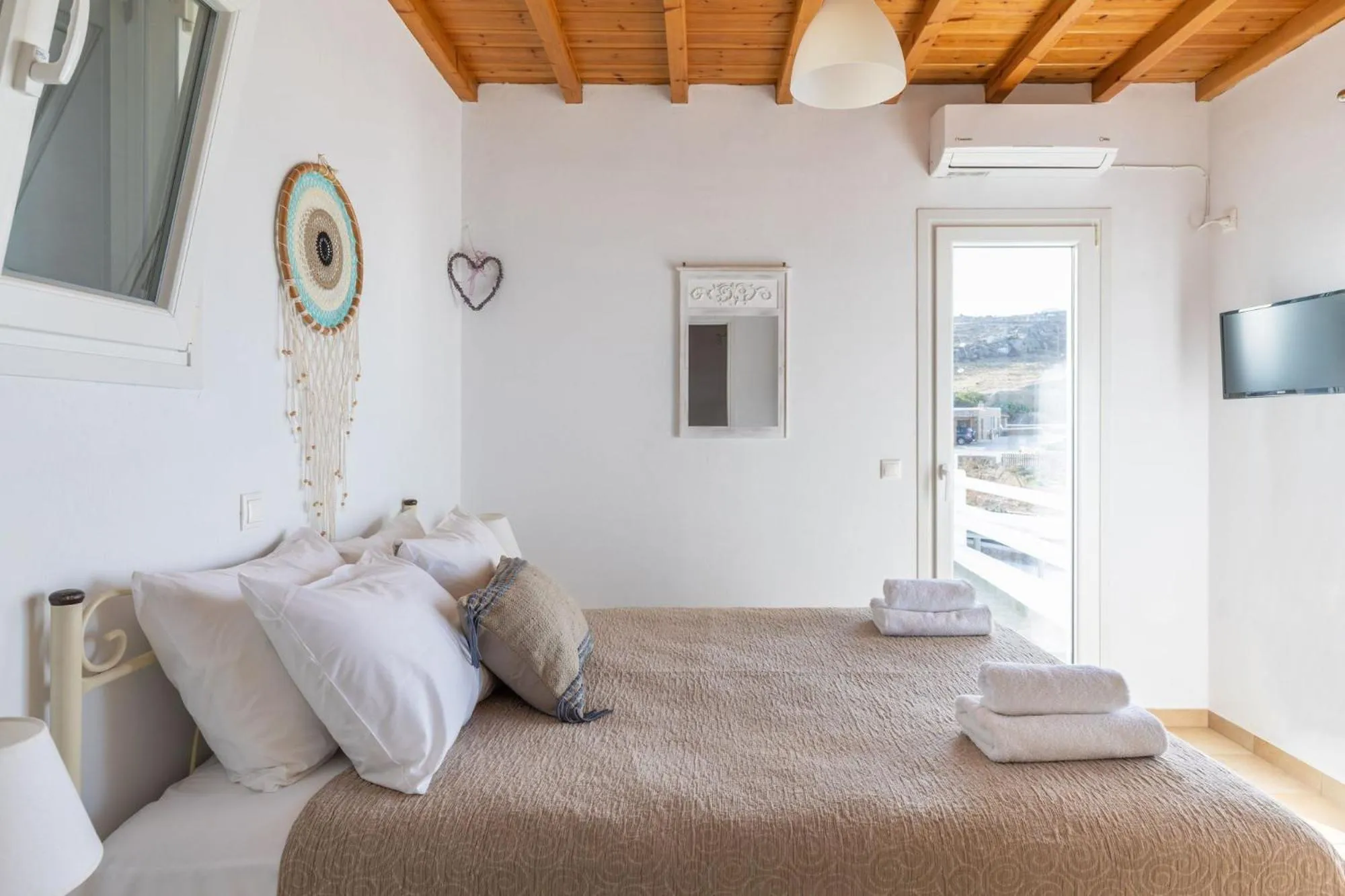 Bedroom, Bed in Sea Wind Villas and Suites