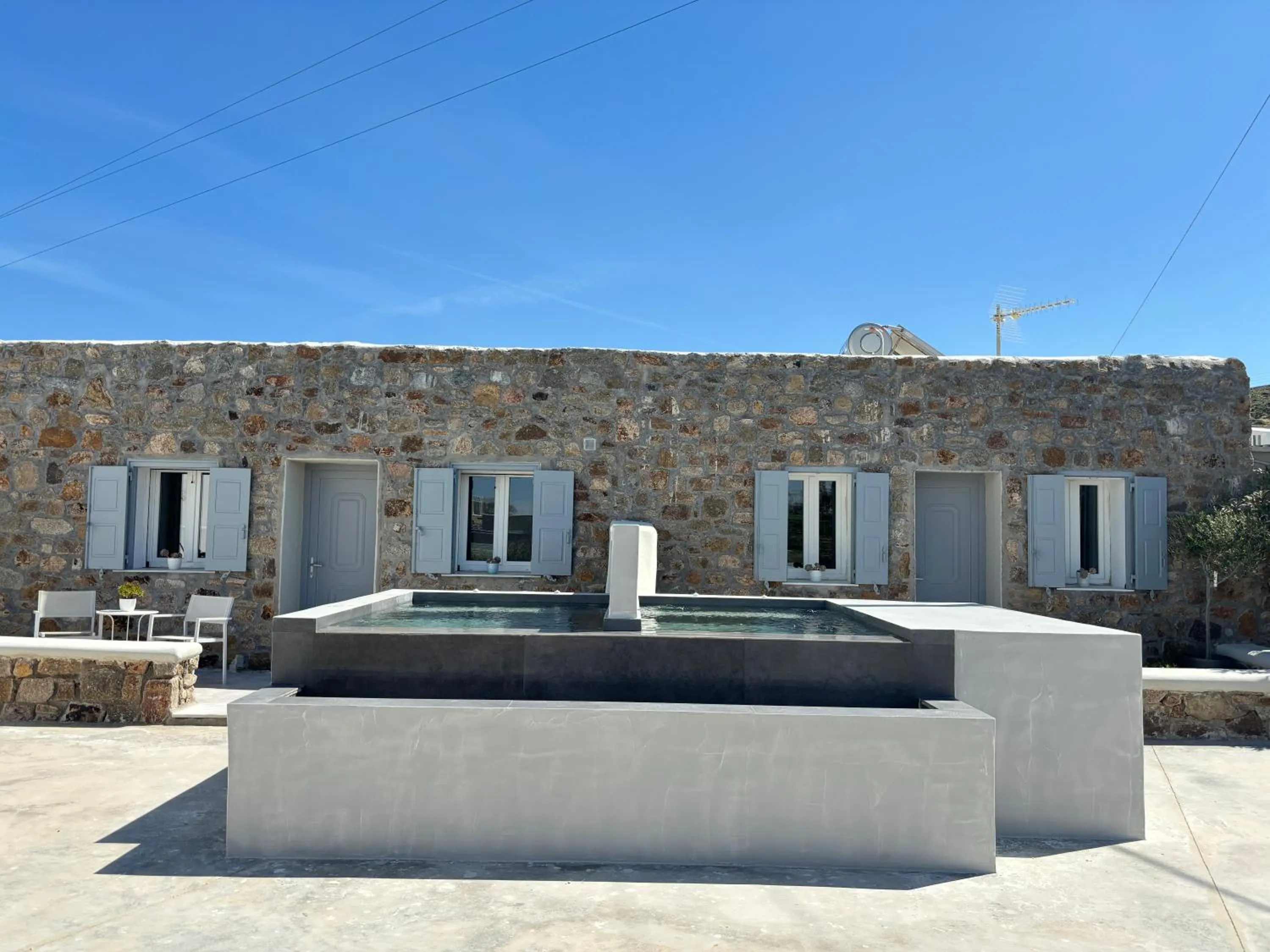 Hot Tub in Sea Wind Villas and Suites