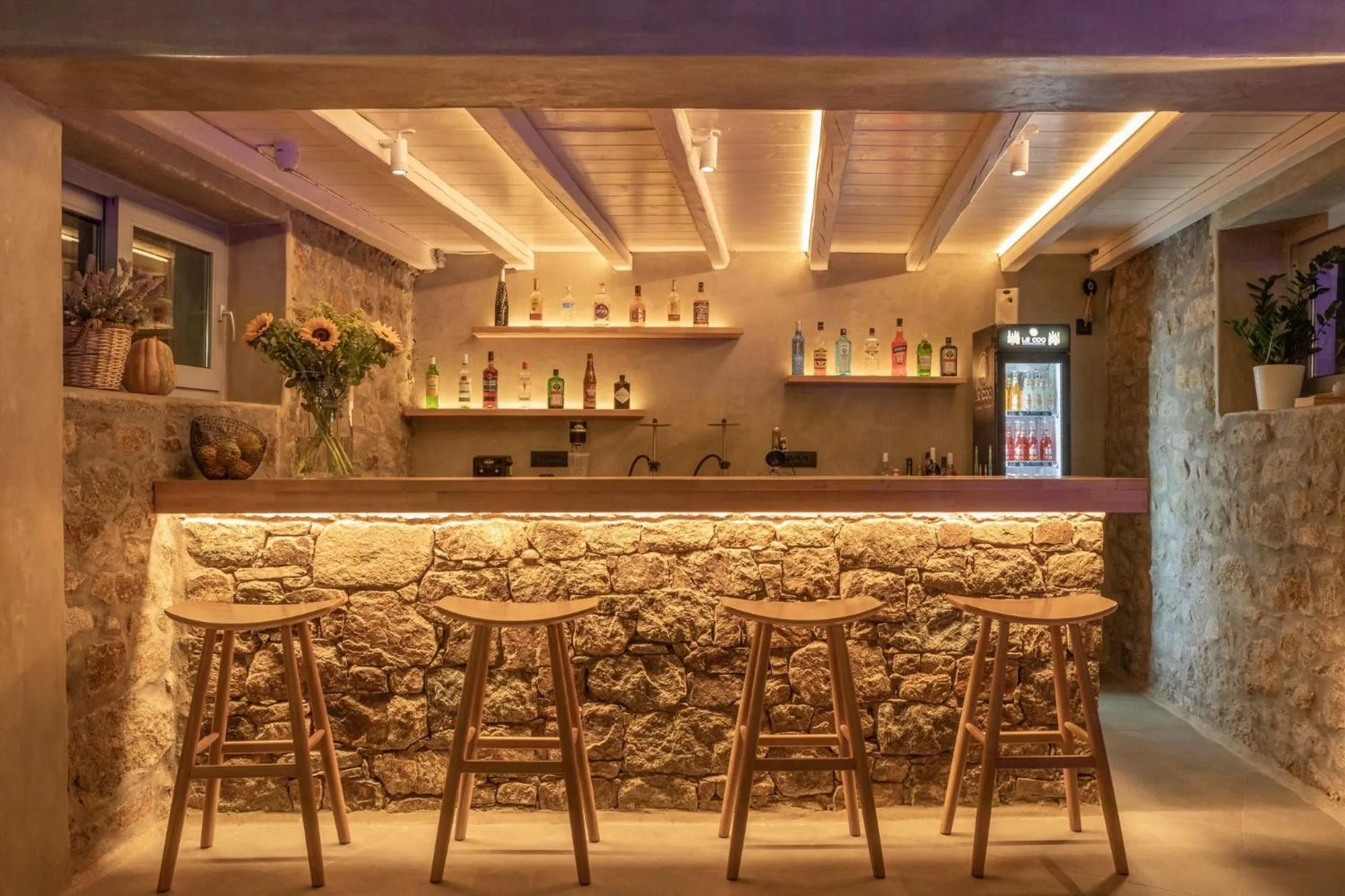 Lounge or bar in Sea Wind Villas and Suites