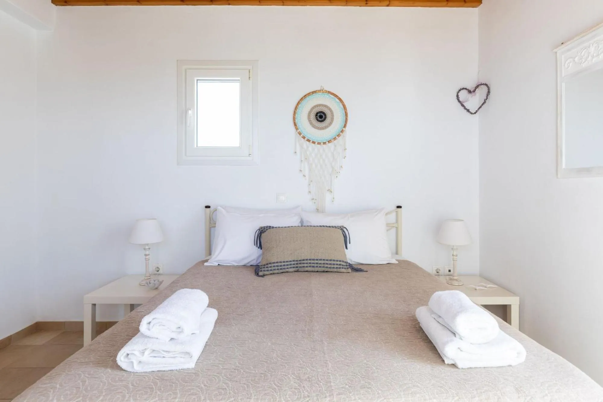 Bedroom, Bed in Sea Wind Villas and Suites