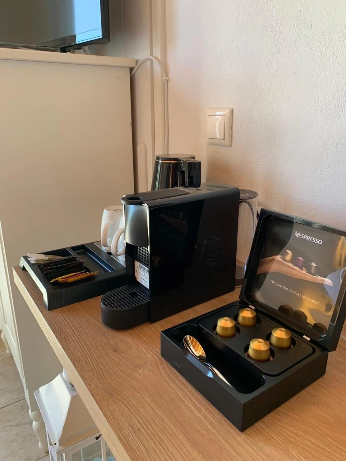 Coffee/tea facilities in Sea Wind Villas and Suites