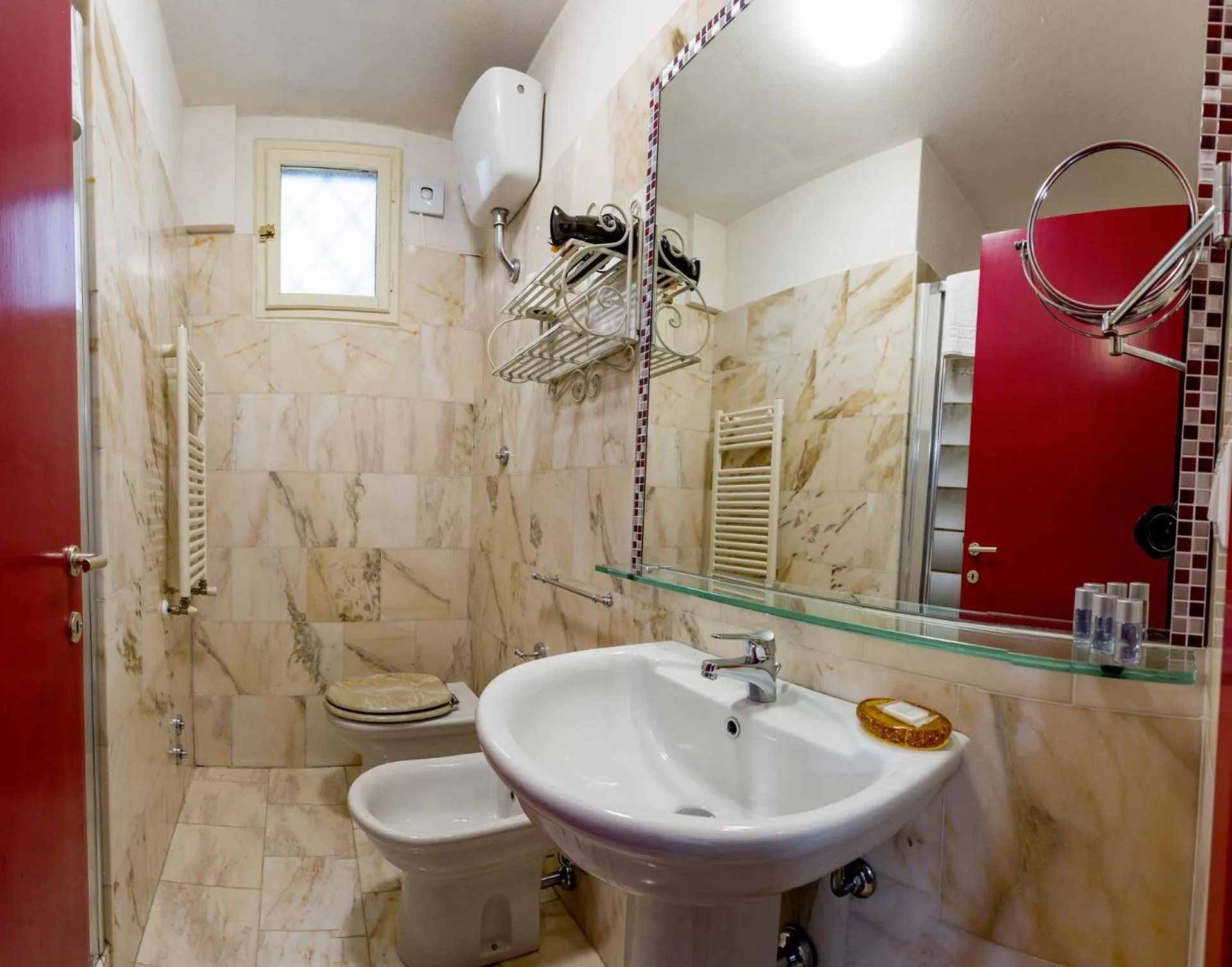 Shower in La Locandiera B&B