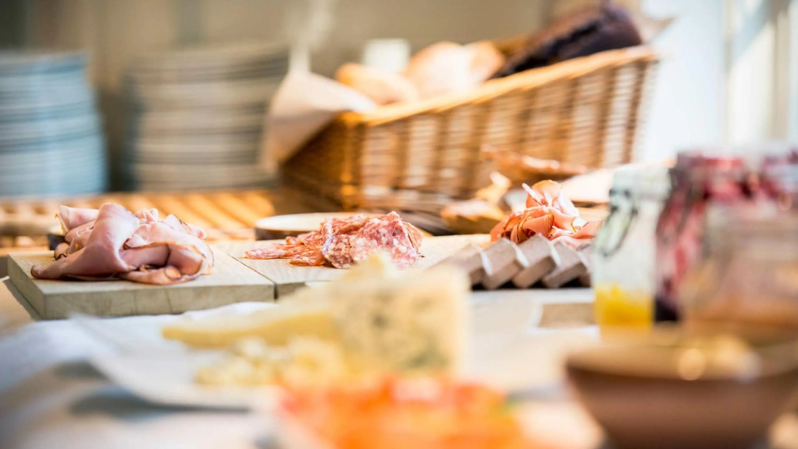 Buffet breakfast in Borstahusen Campingresort