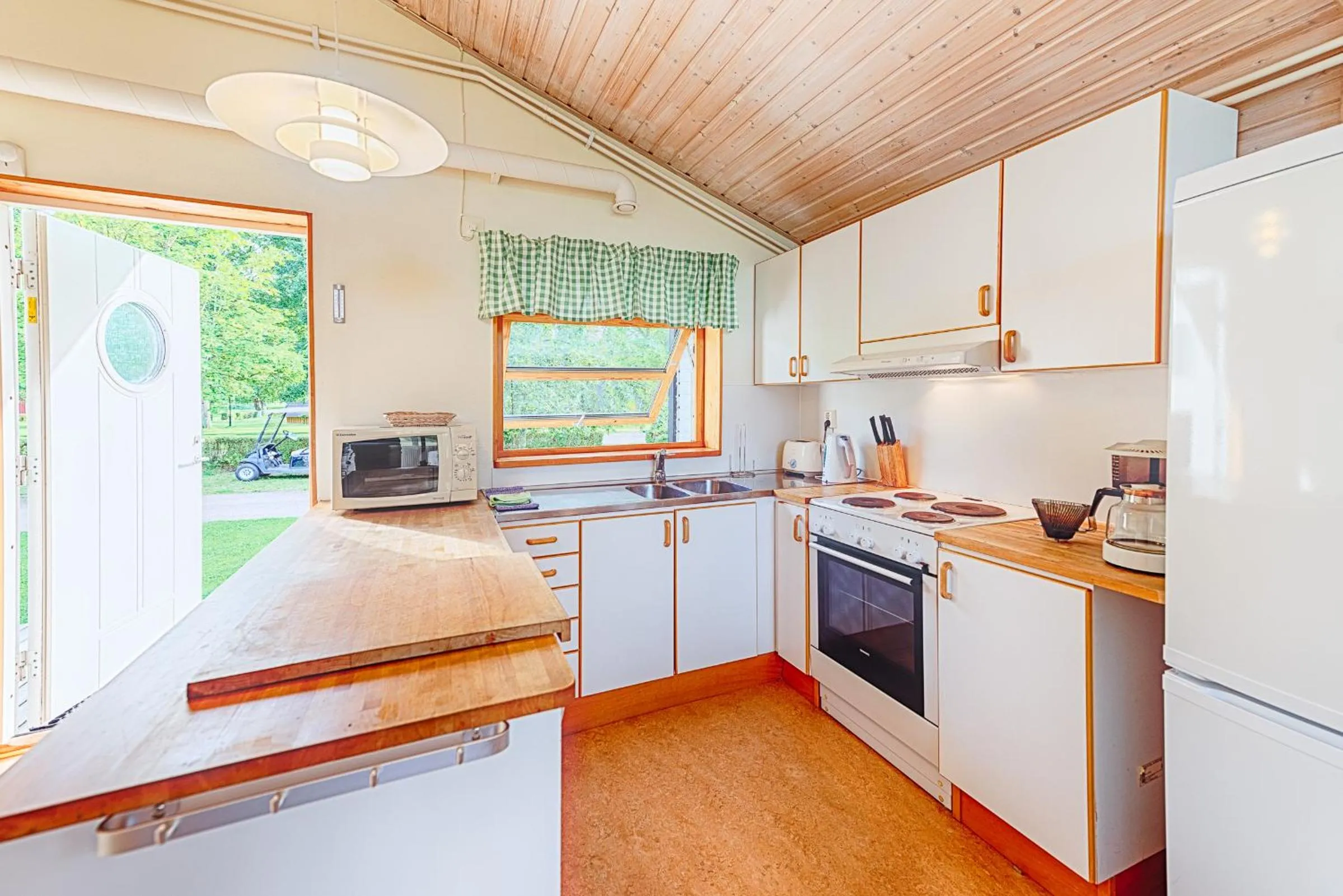 Kitchen or kitchenette in Borstahusen Campingresort