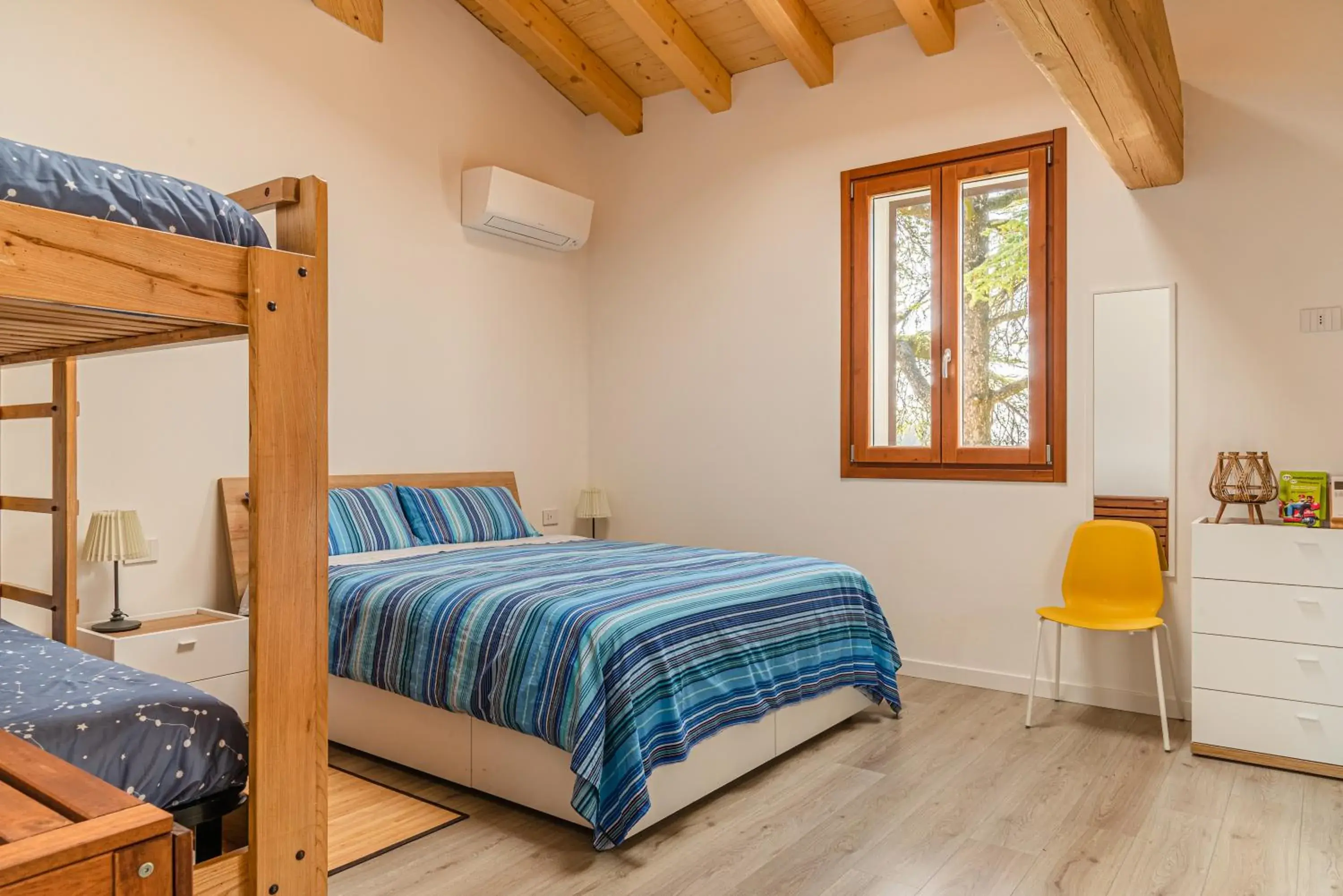 Premium Quadruple Room in Relais des Roches Premium Quadruple Room in Relais des Roches