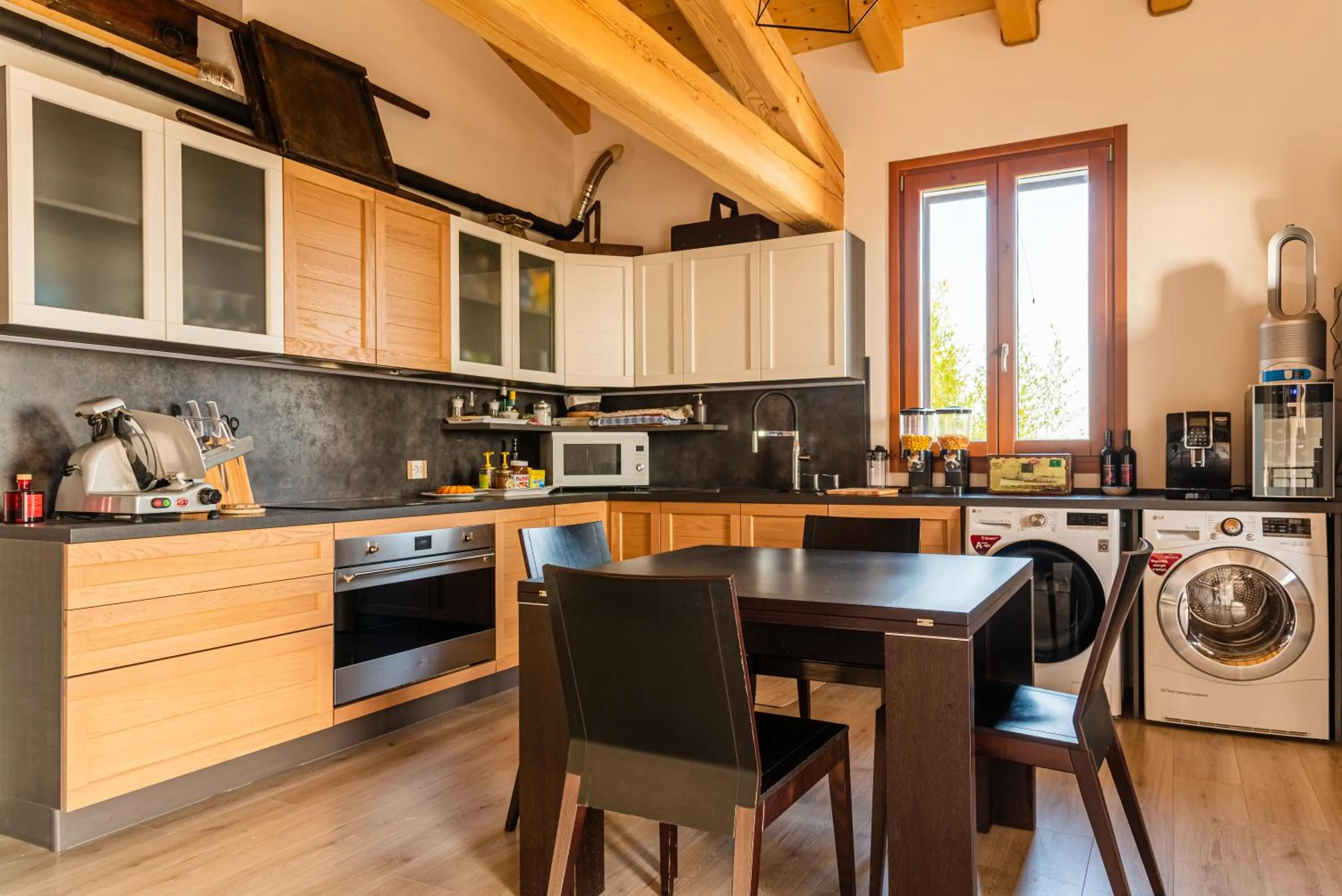 Communal kitchen in Relais des Roches
