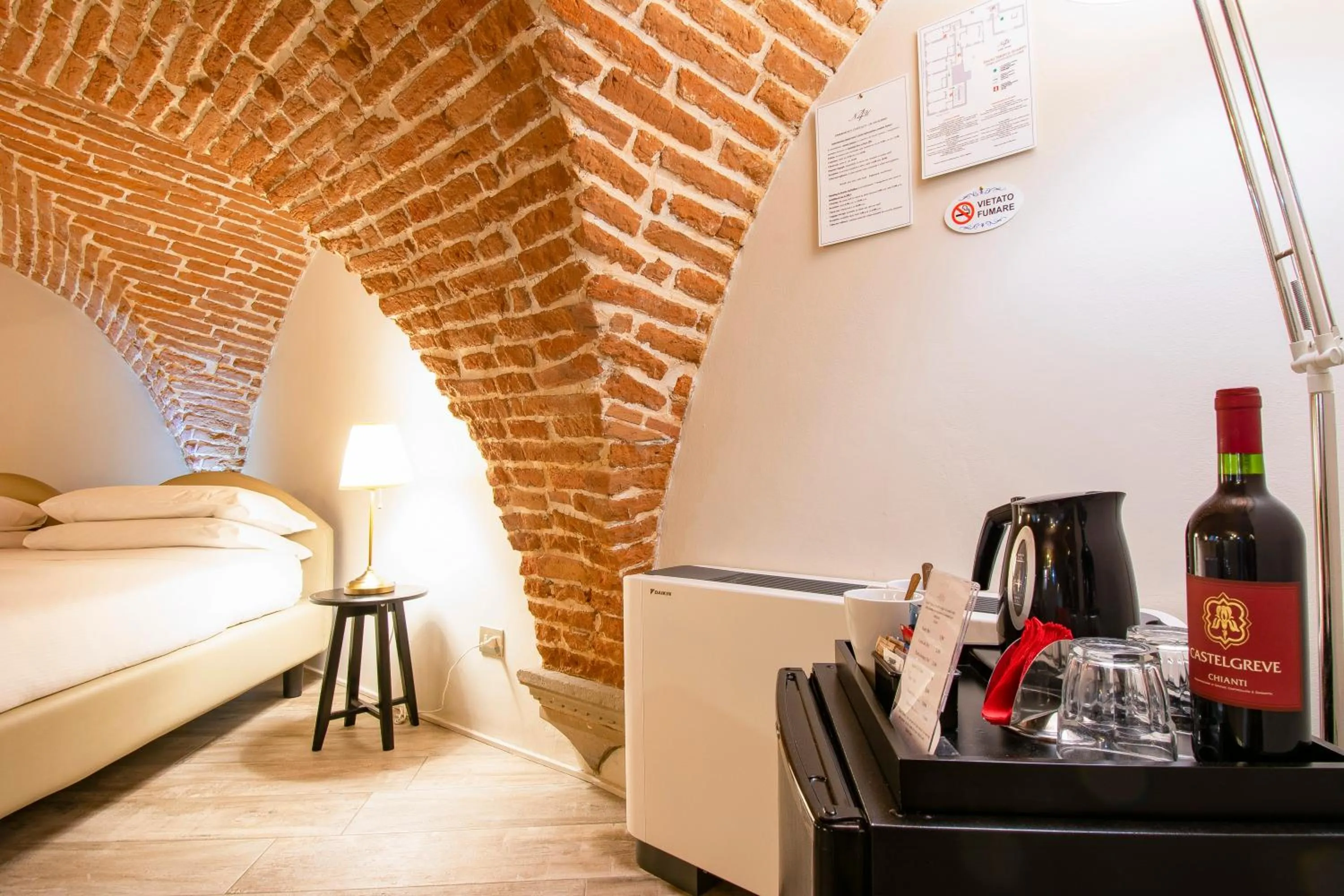 Bedroom, Bed in N4U Guest House Florence