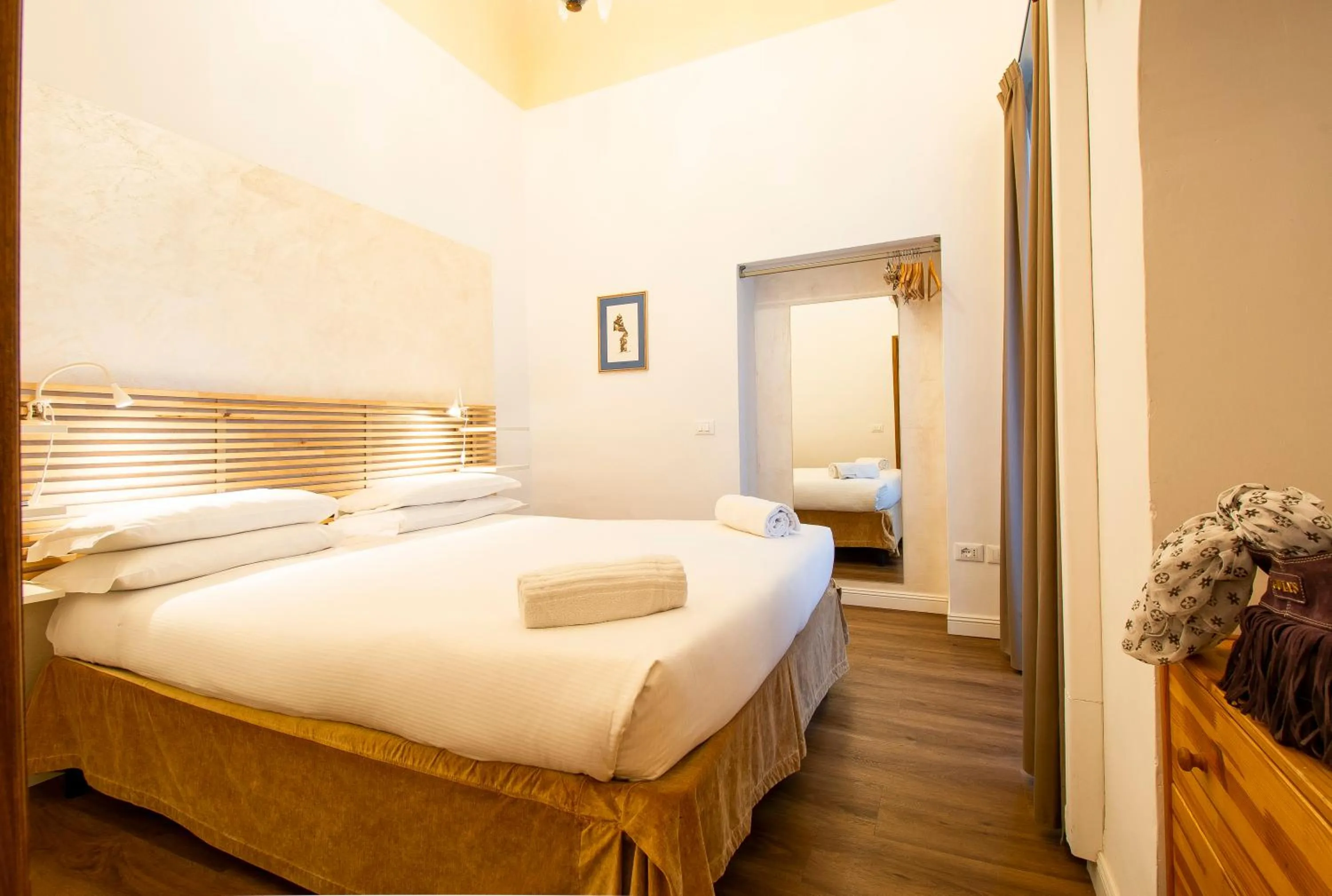 Bedroom, Bed in N4U Guest House Florence