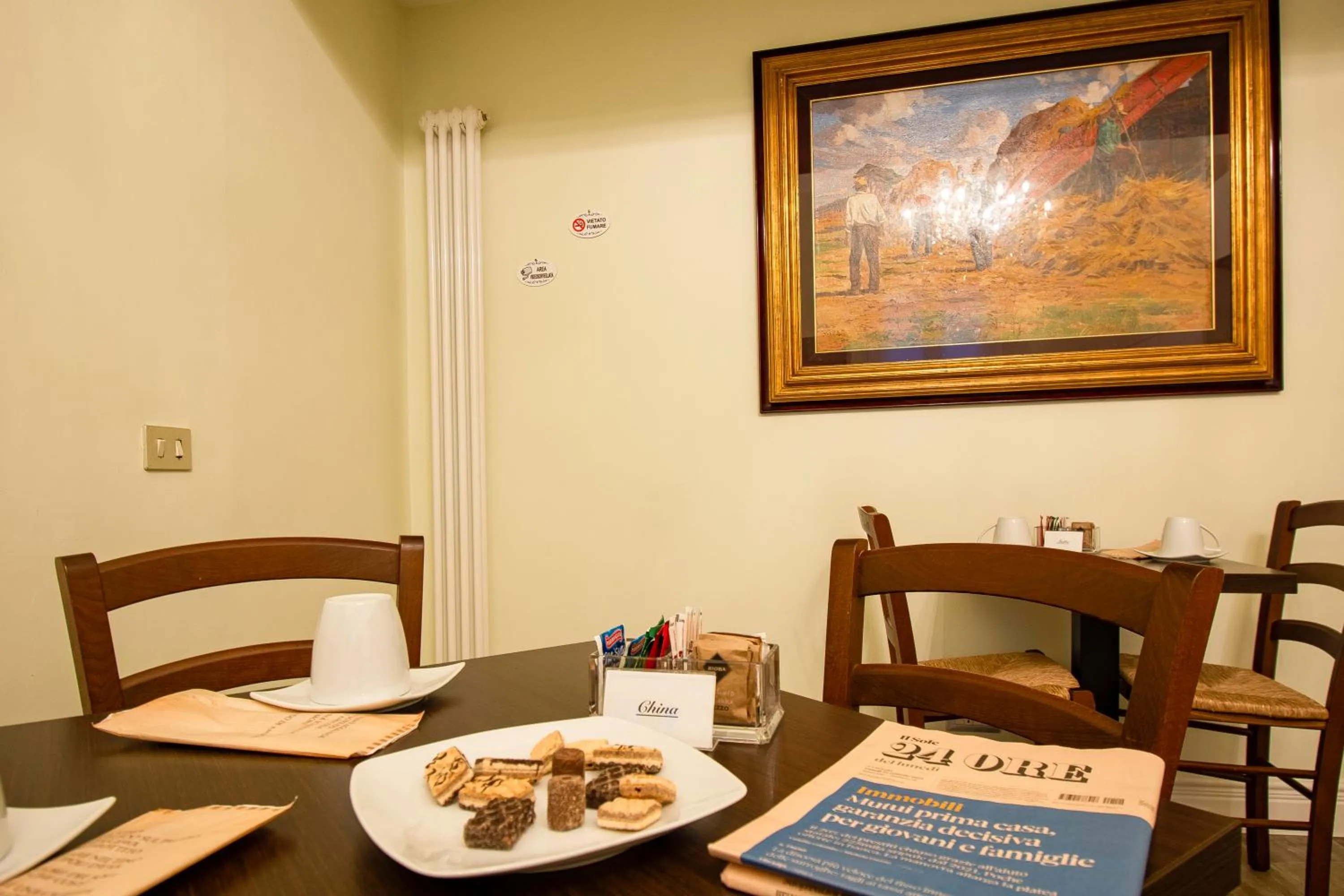 Breakfast in N4U Guest House Florence