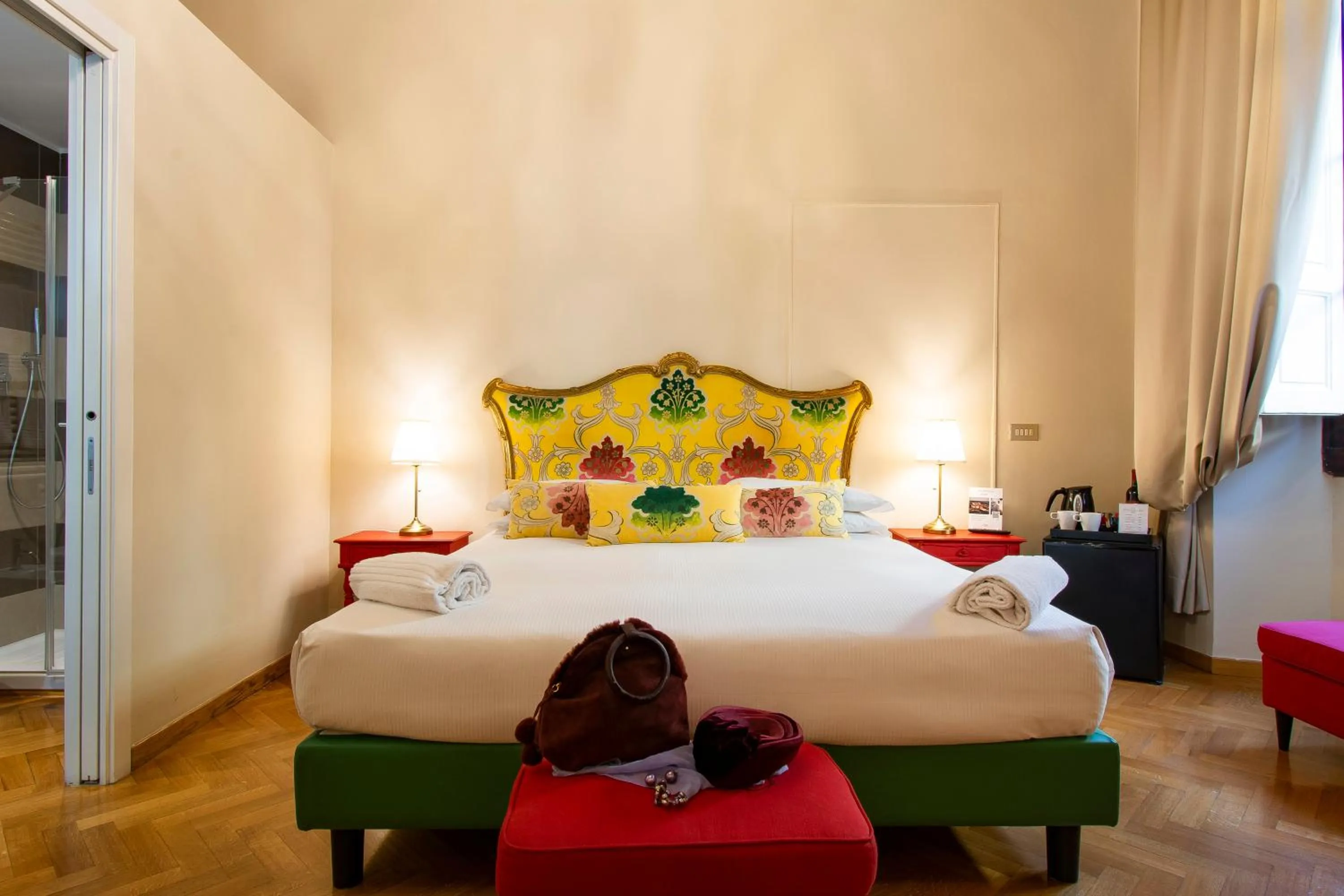 Bedroom, Bed in N4U Guest House Florence