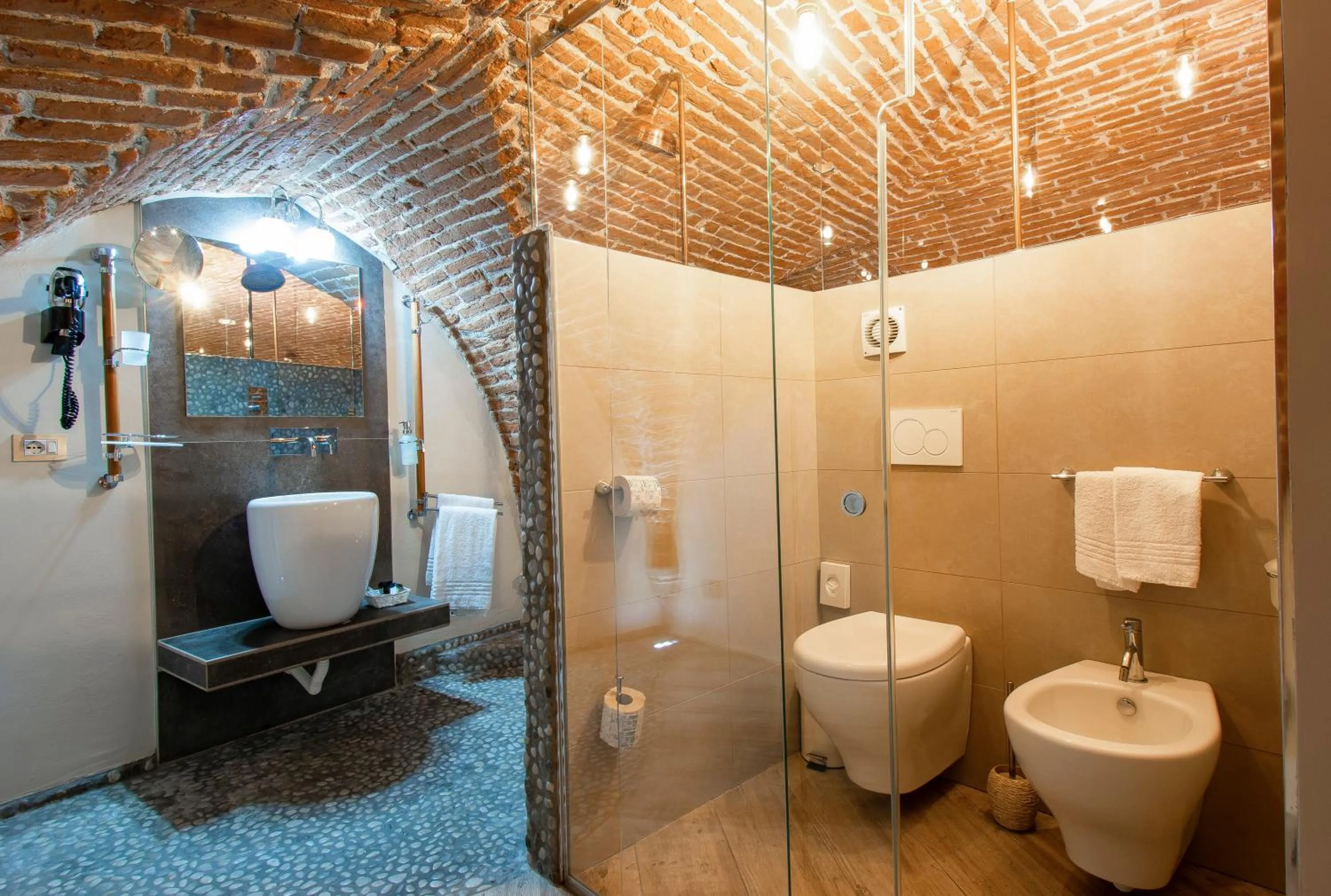 Toilet in N4U Guest House Florence