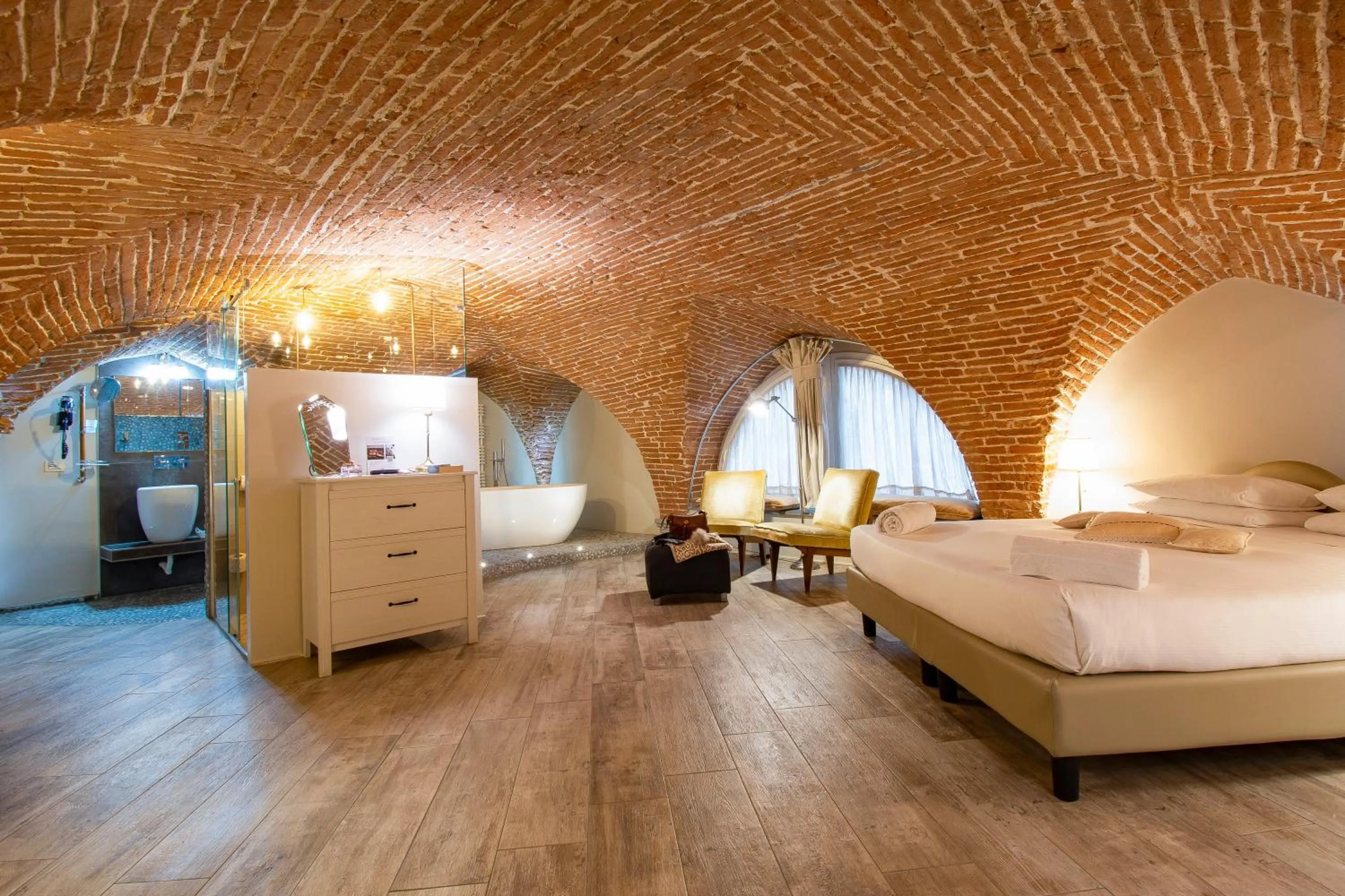 Bedroom, Bed in N4U Guest House Florence