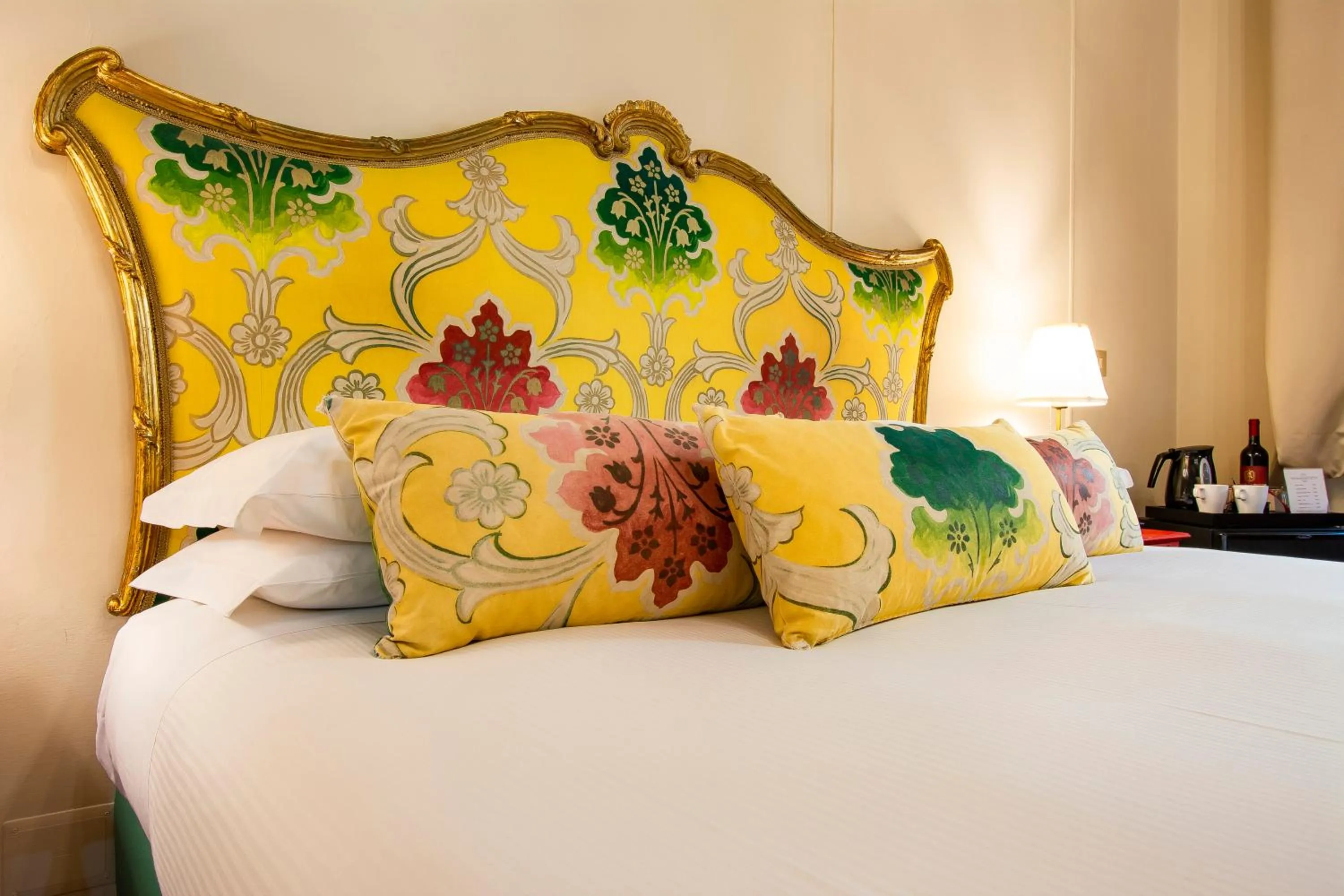 Bedroom, Bed in N4U Guest House Florence