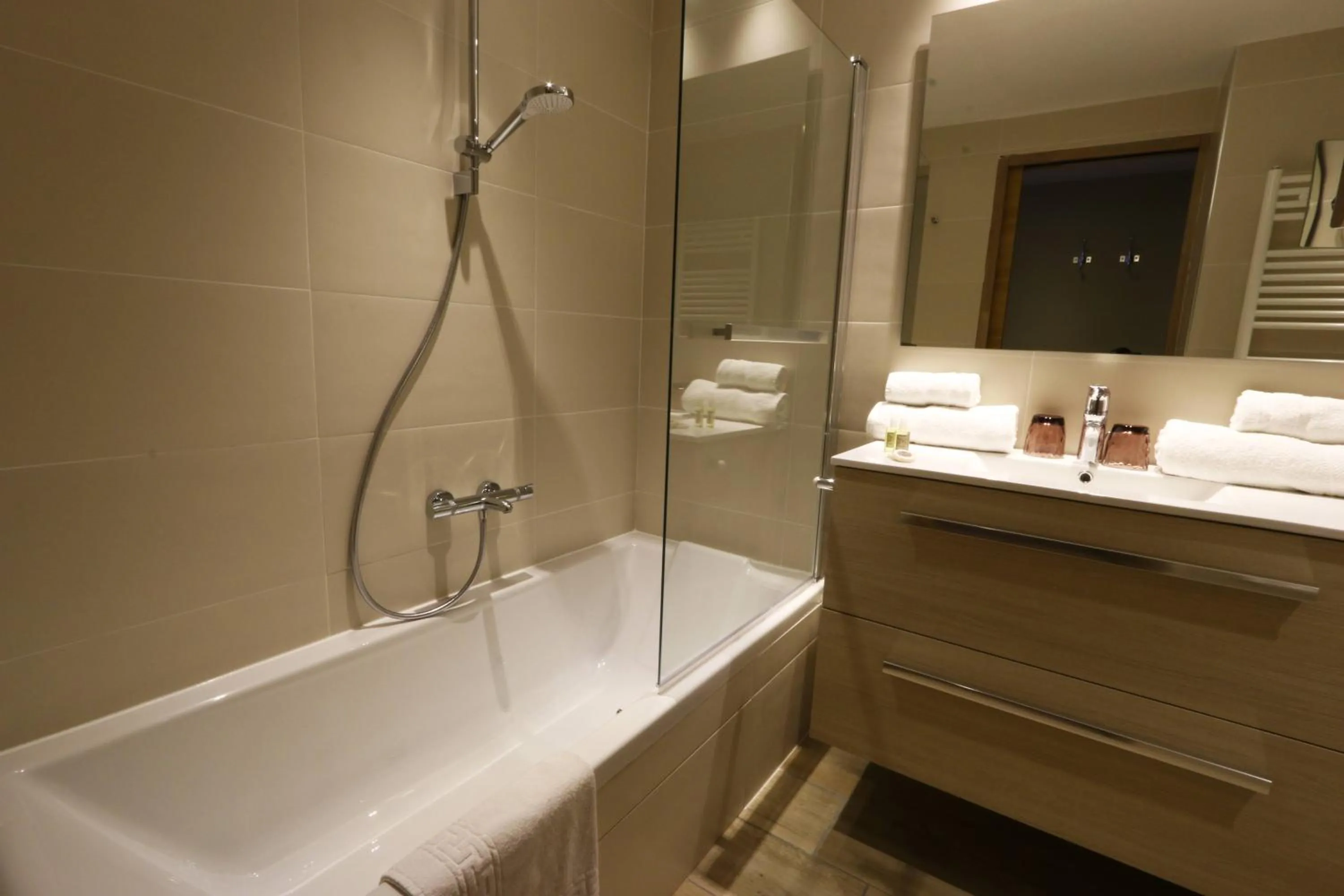 Bathroom in Hotel Edelweiss