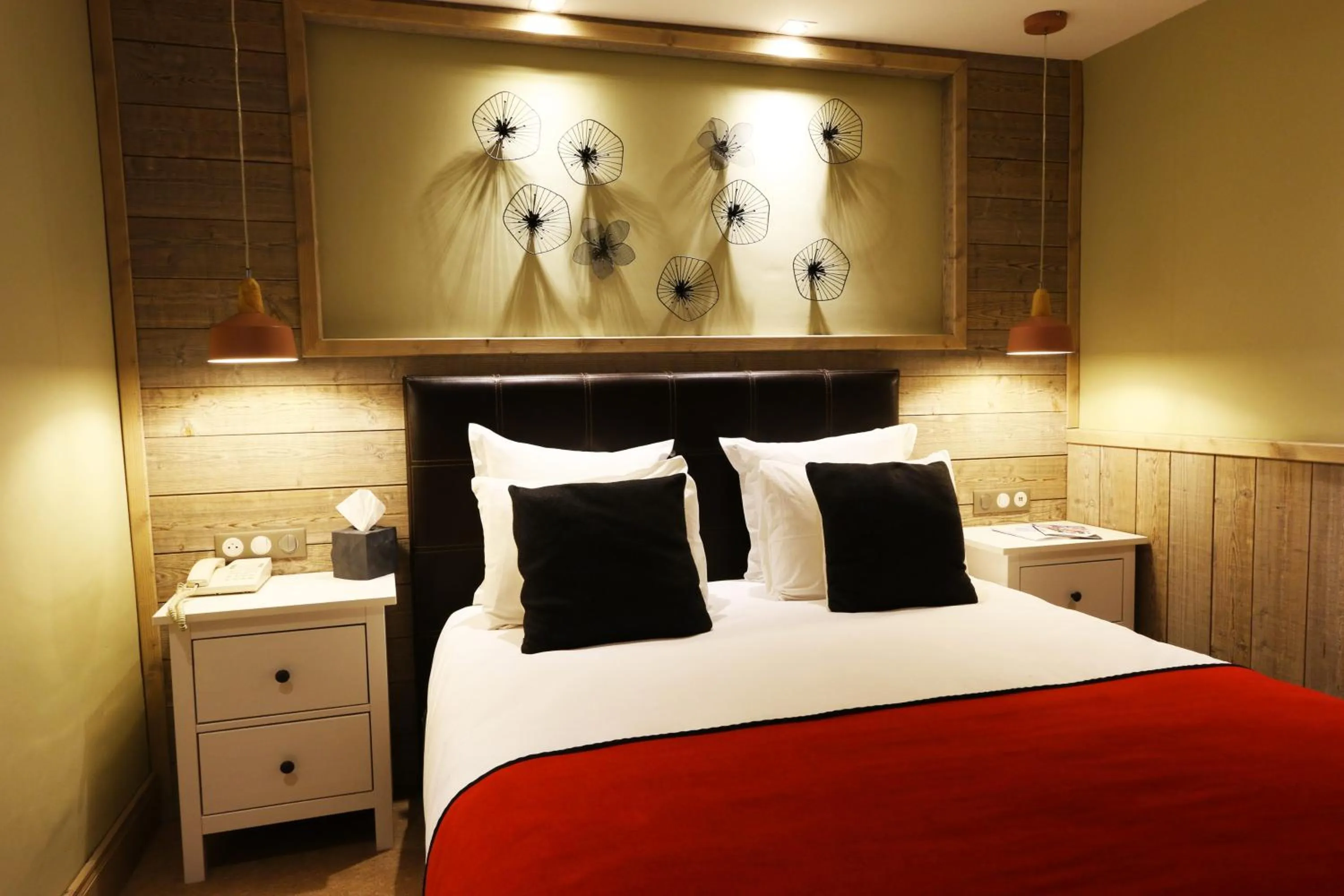 Bedroom, Bed in Hotel Edelweiss