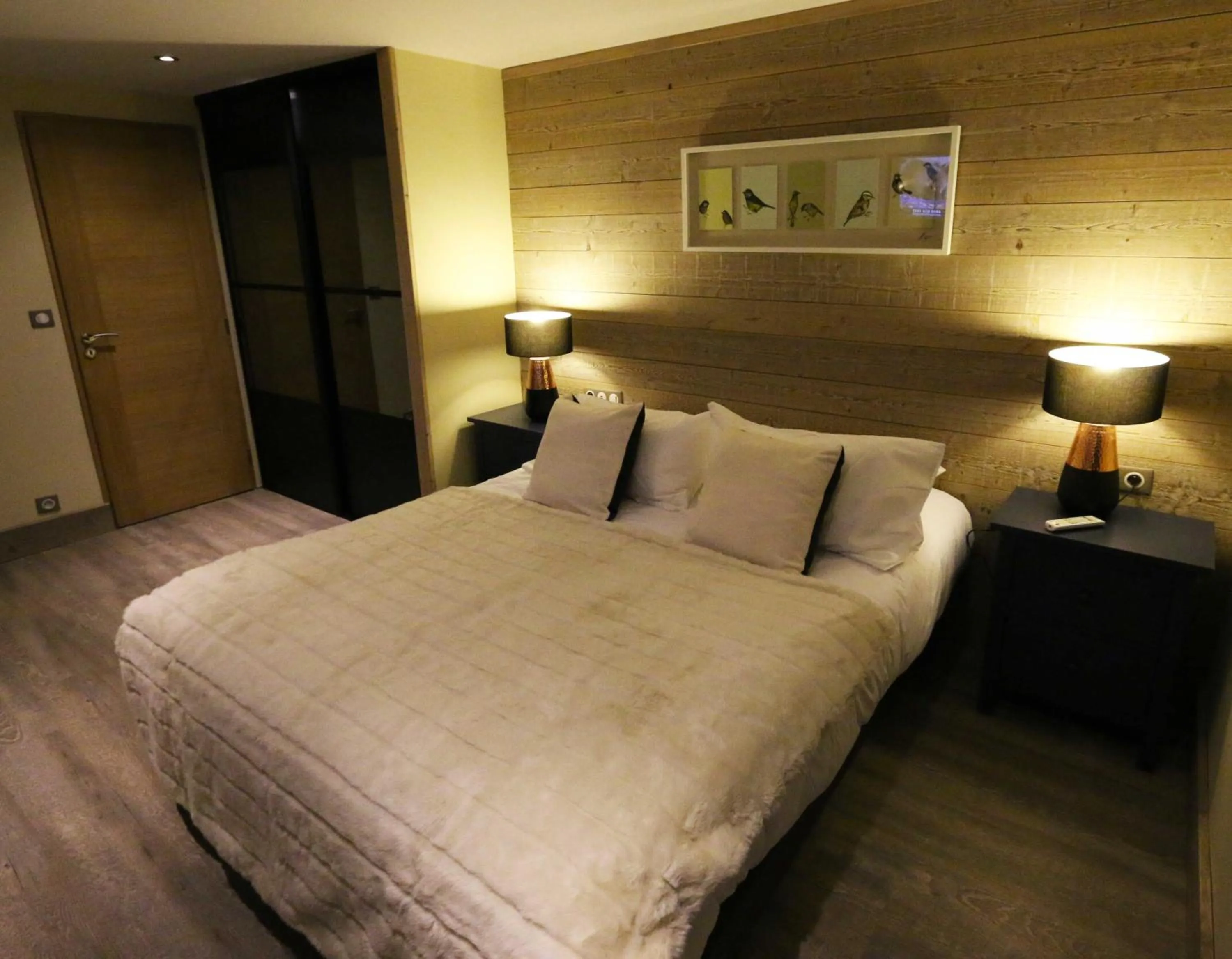 Bed in Hotel Edelweiss