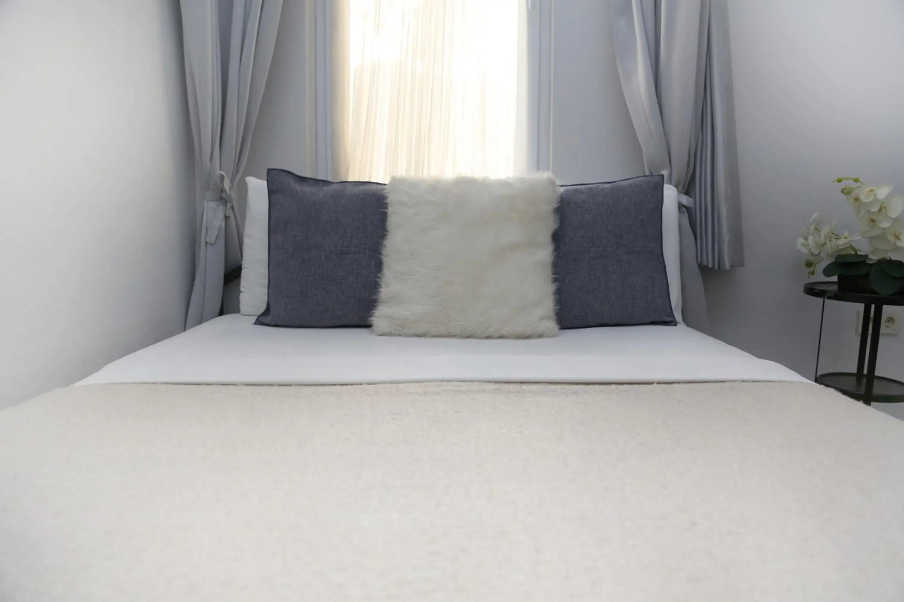 Bed in Ditto Flats Bed in Ditto Flats